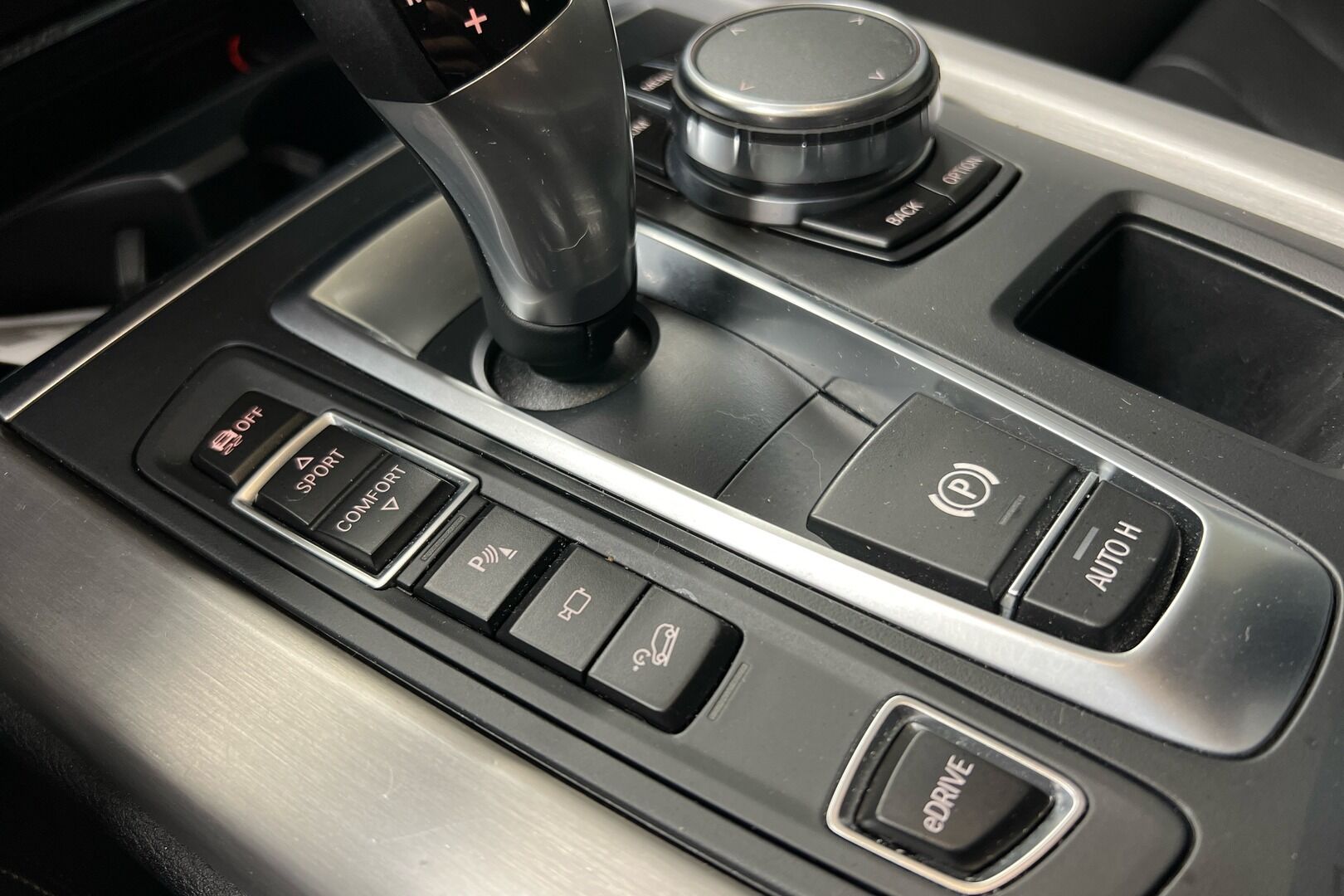 BMW X5 iso kuva 12
