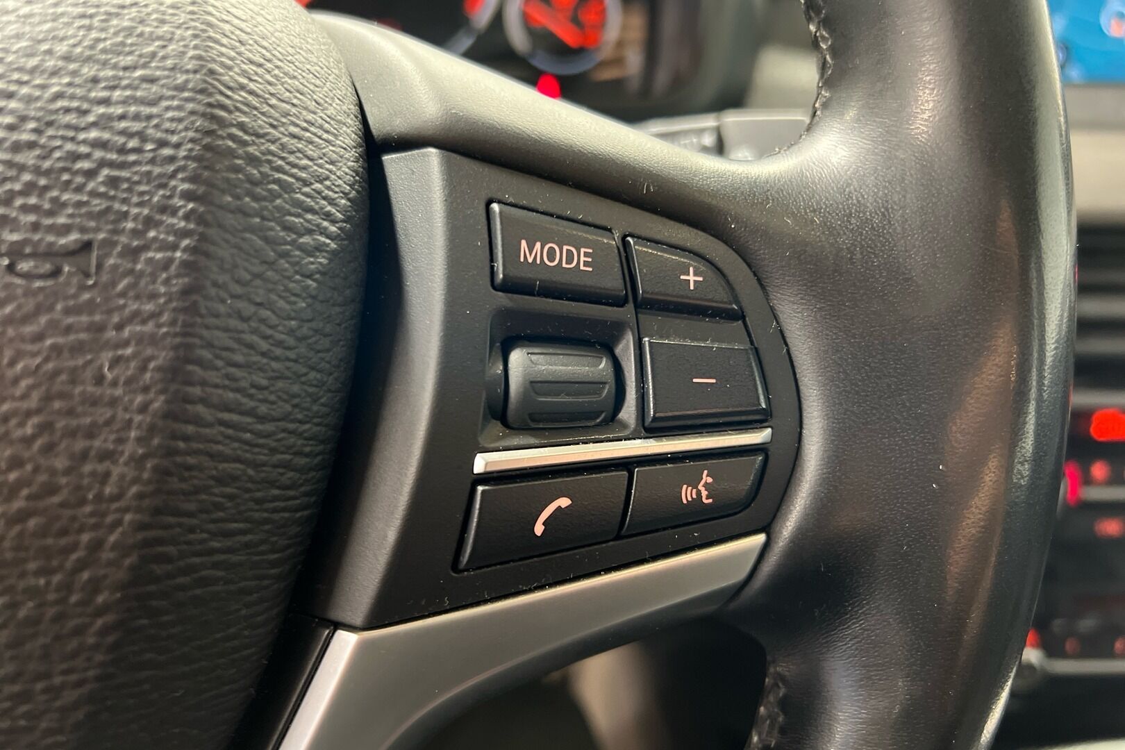 BMW X5 iso kuva 13