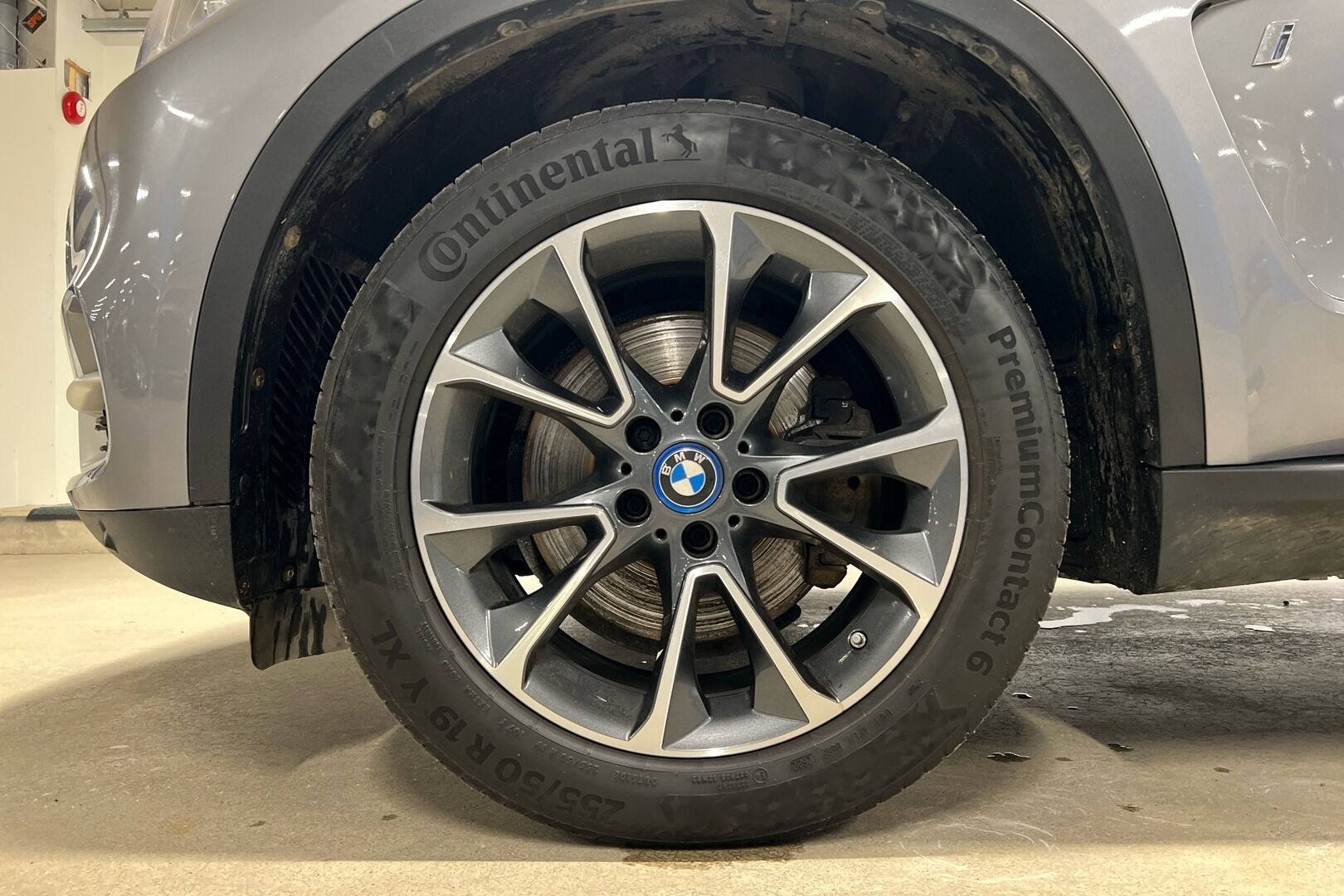 BMW X5 iso kuva 17