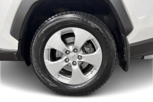 Toyota RAV4 esikatselu 13