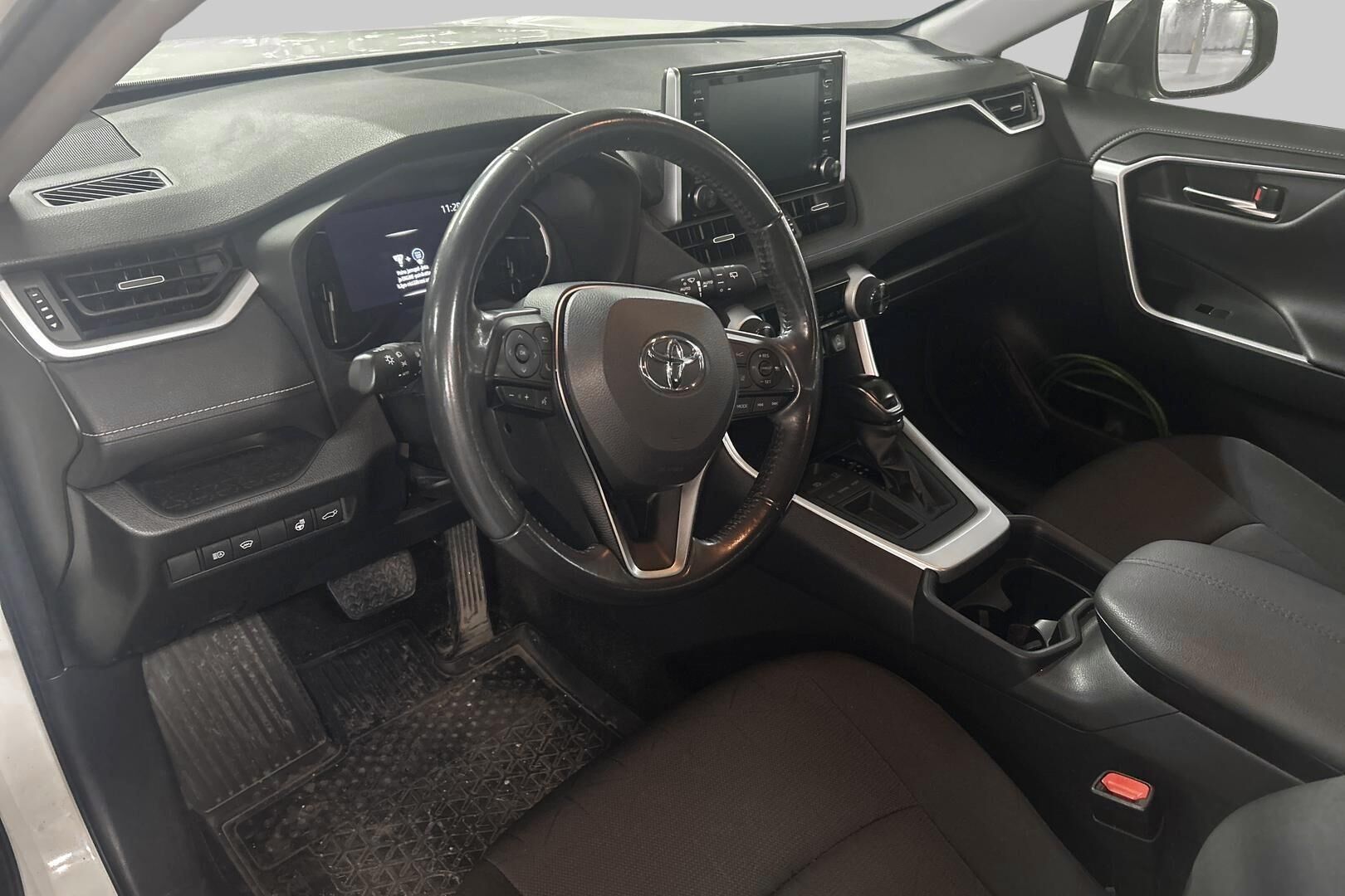 Toyota RAV4 iso kuva 2
