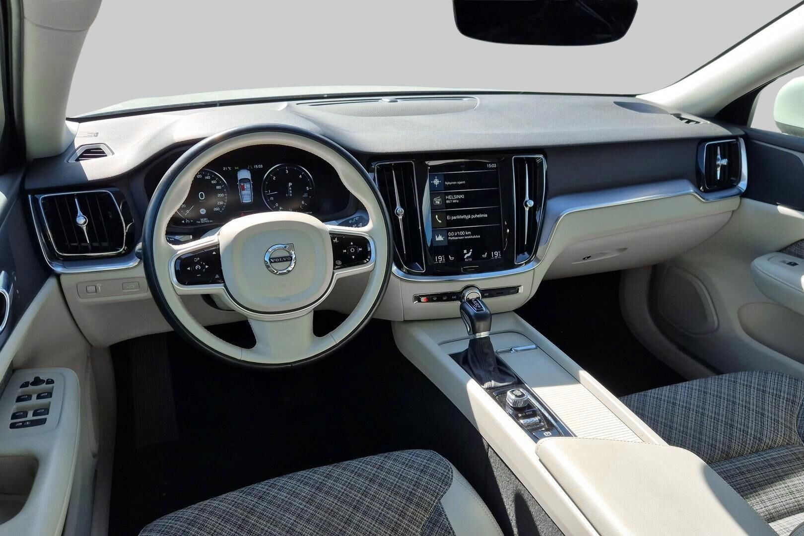 Volvo V60 iso kuva 2