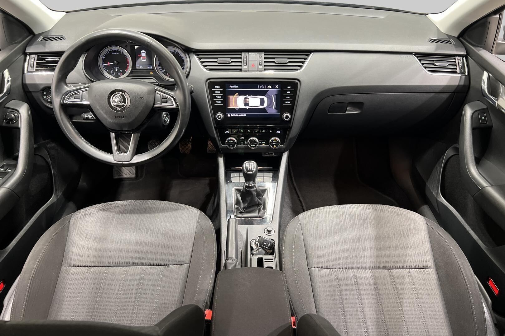 Skoda Octavia iso kuva 10