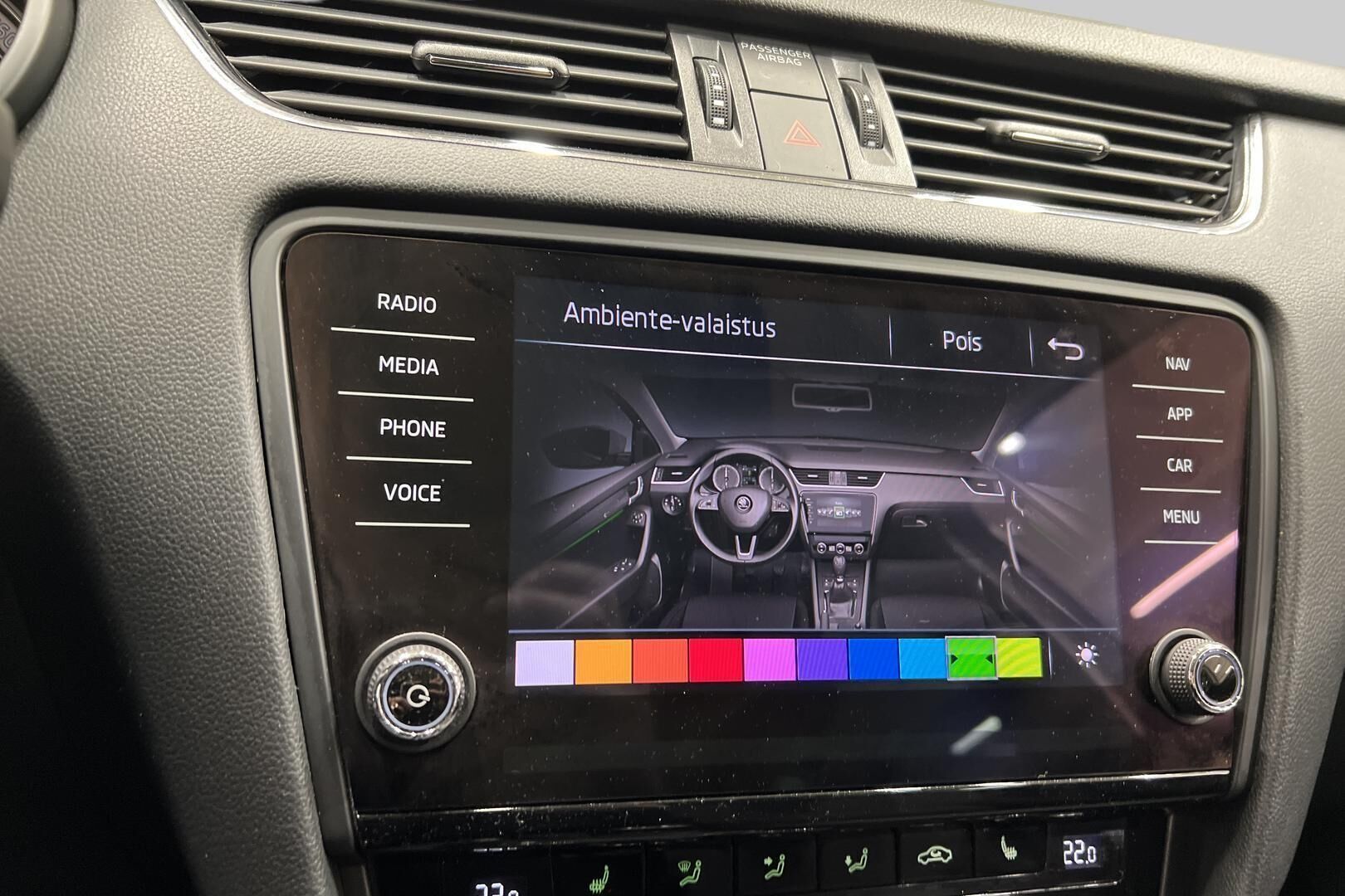 Skoda Octavia iso kuva 17