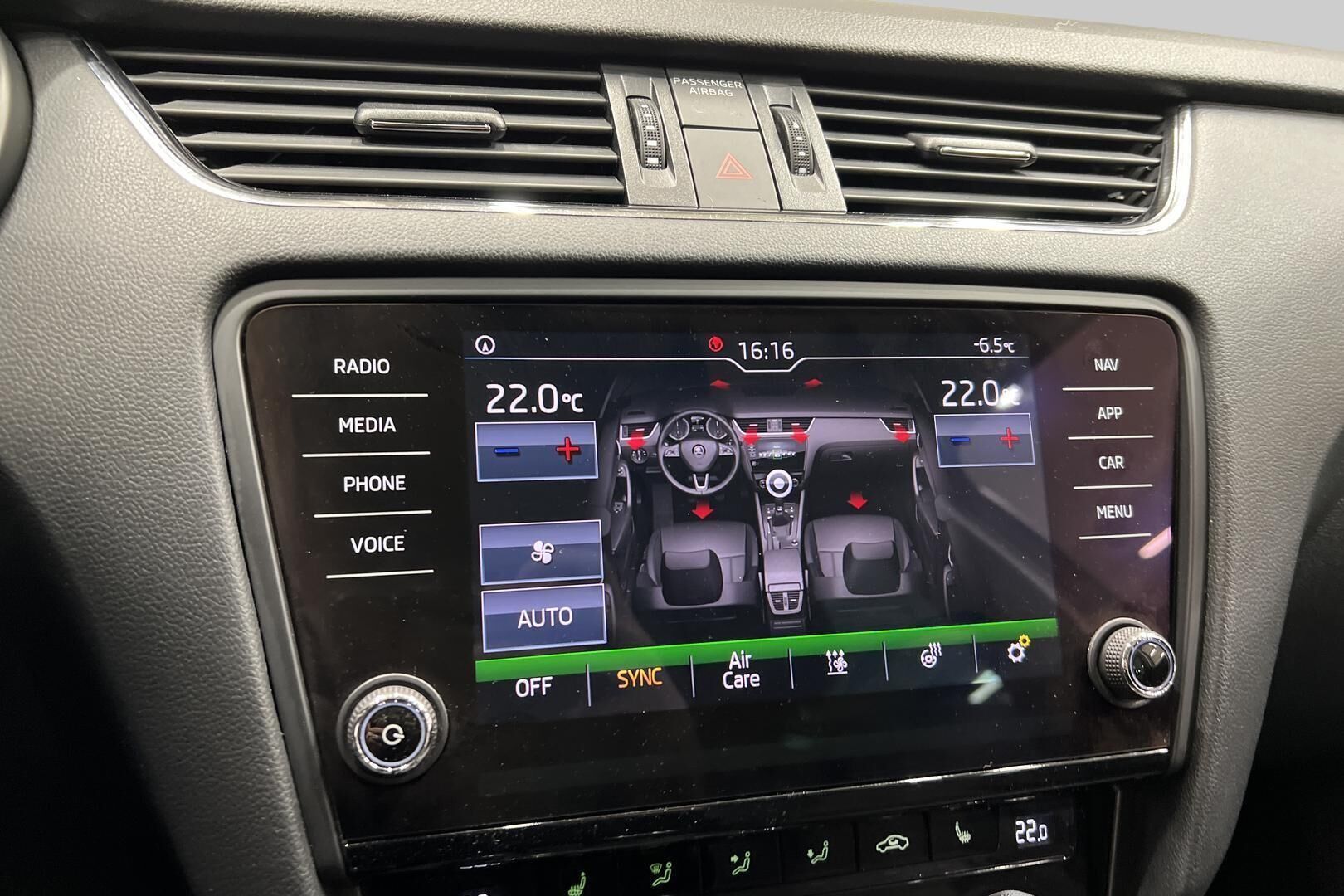 Skoda Octavia iso kuva 18