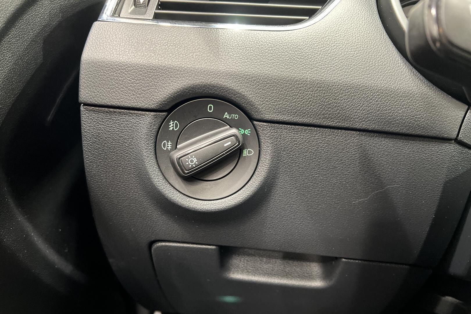 Skoda Octavia iso kuva 26