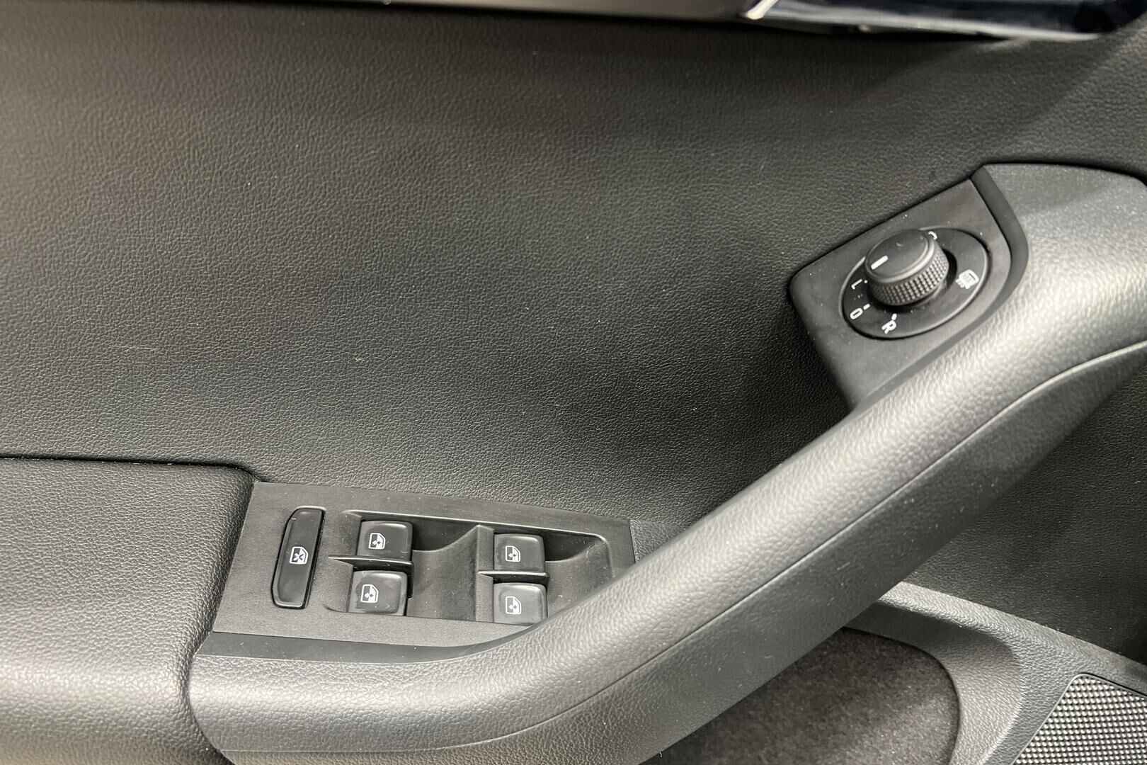 Skoda Octavia iso kuva 27