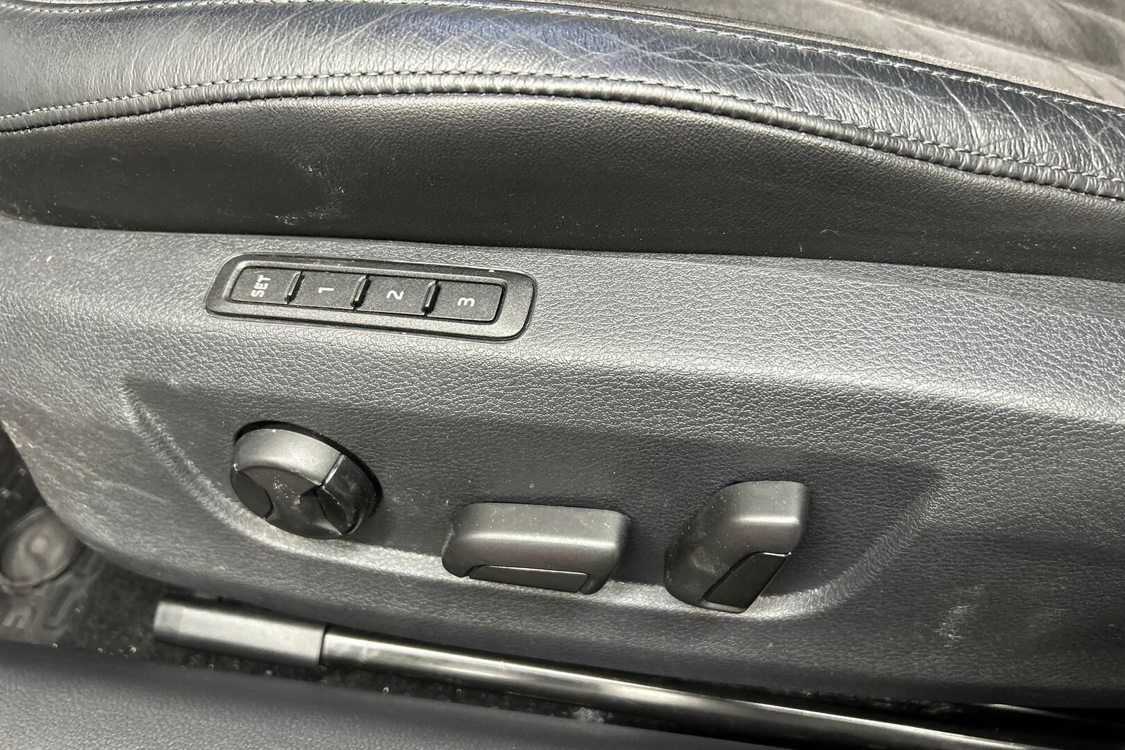 Skoda Superb iso kuva 14