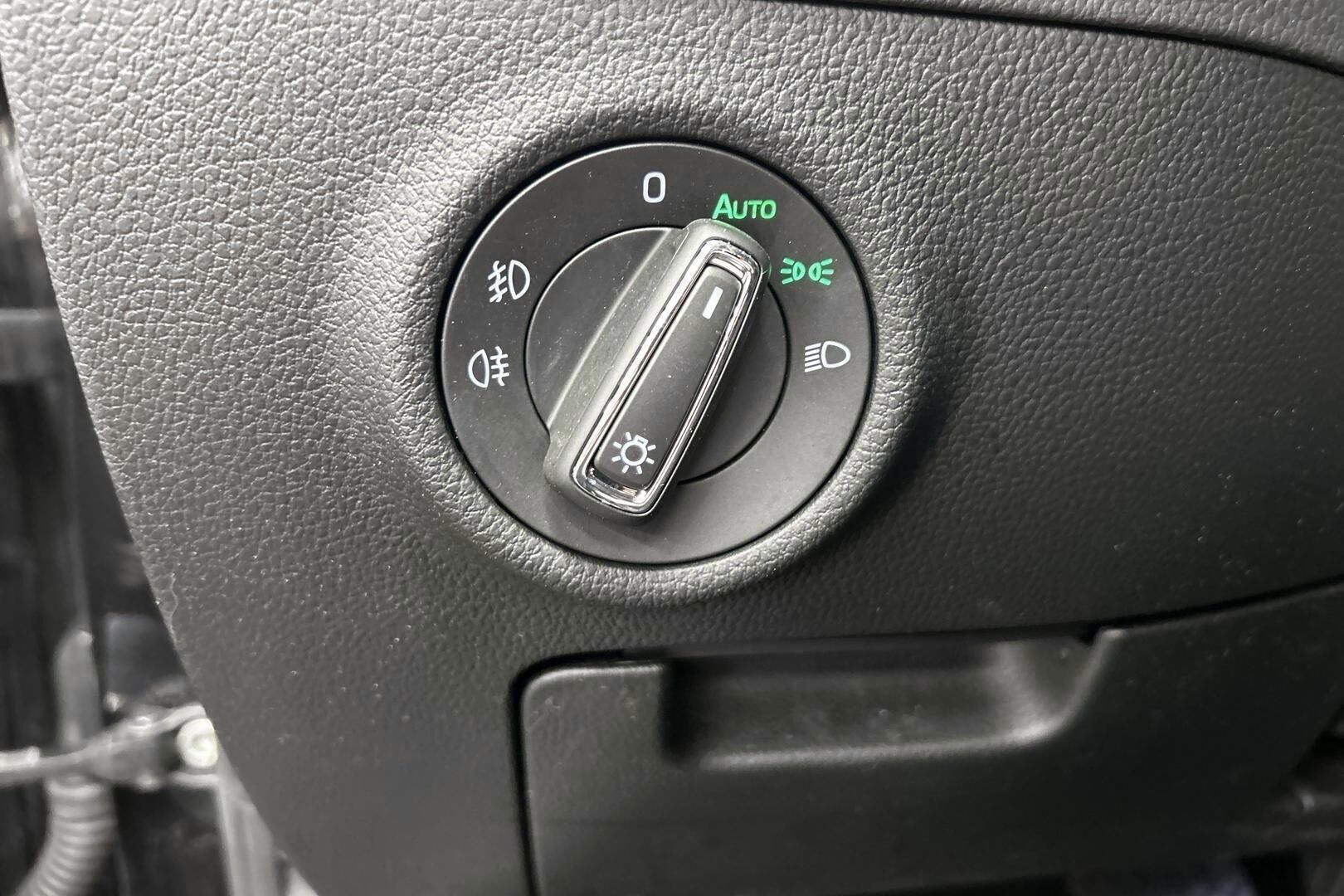 Skoda Superb iso kuva 24