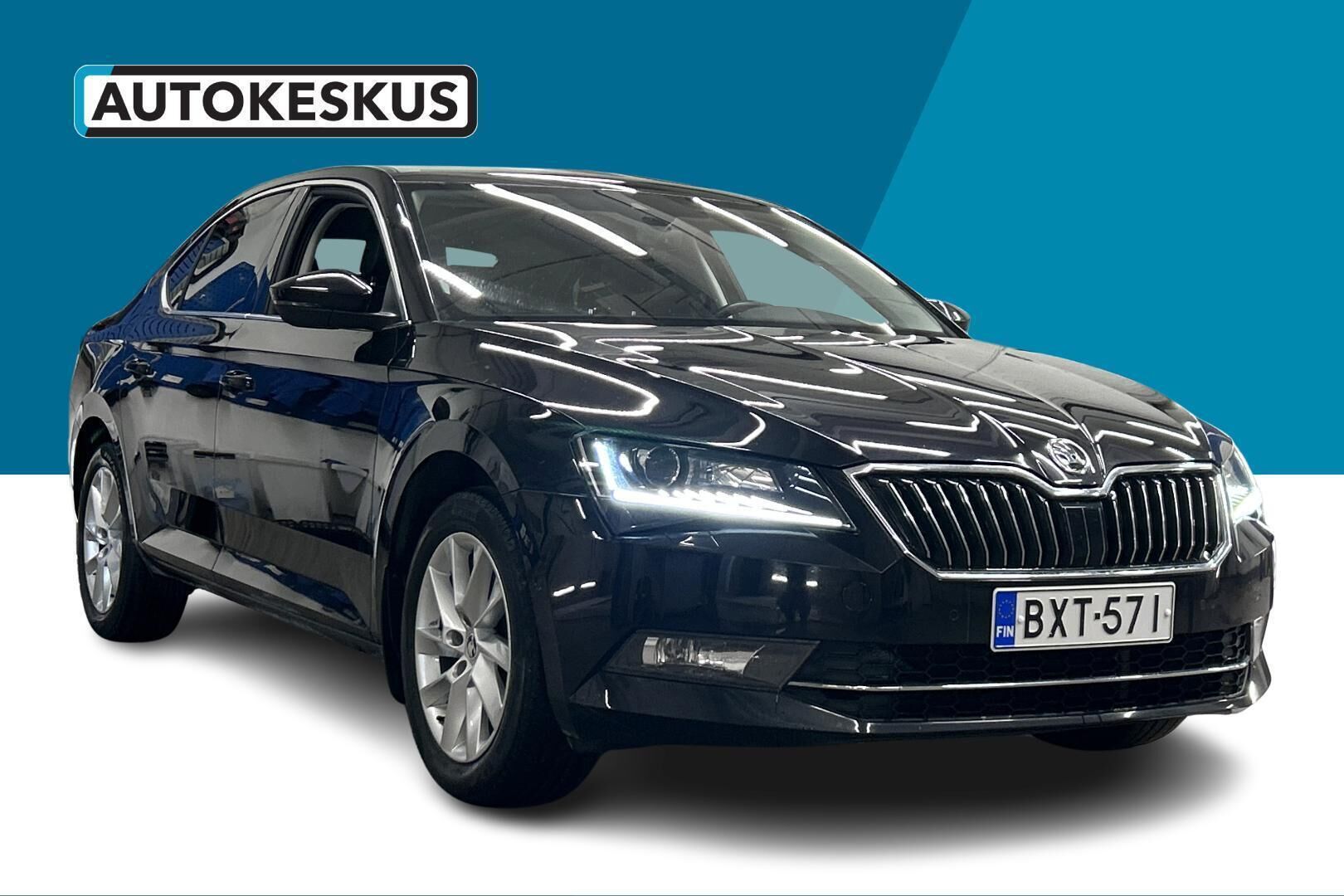 Skoda Superb iso kuva 3