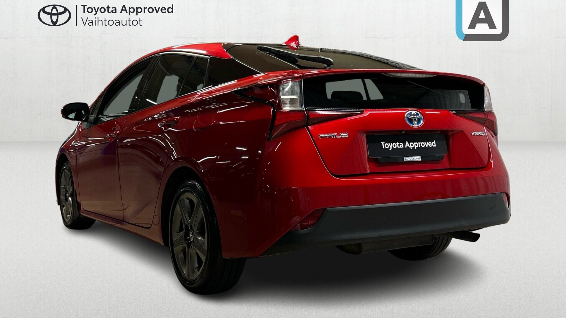 Toyota Prius iso kuva 2