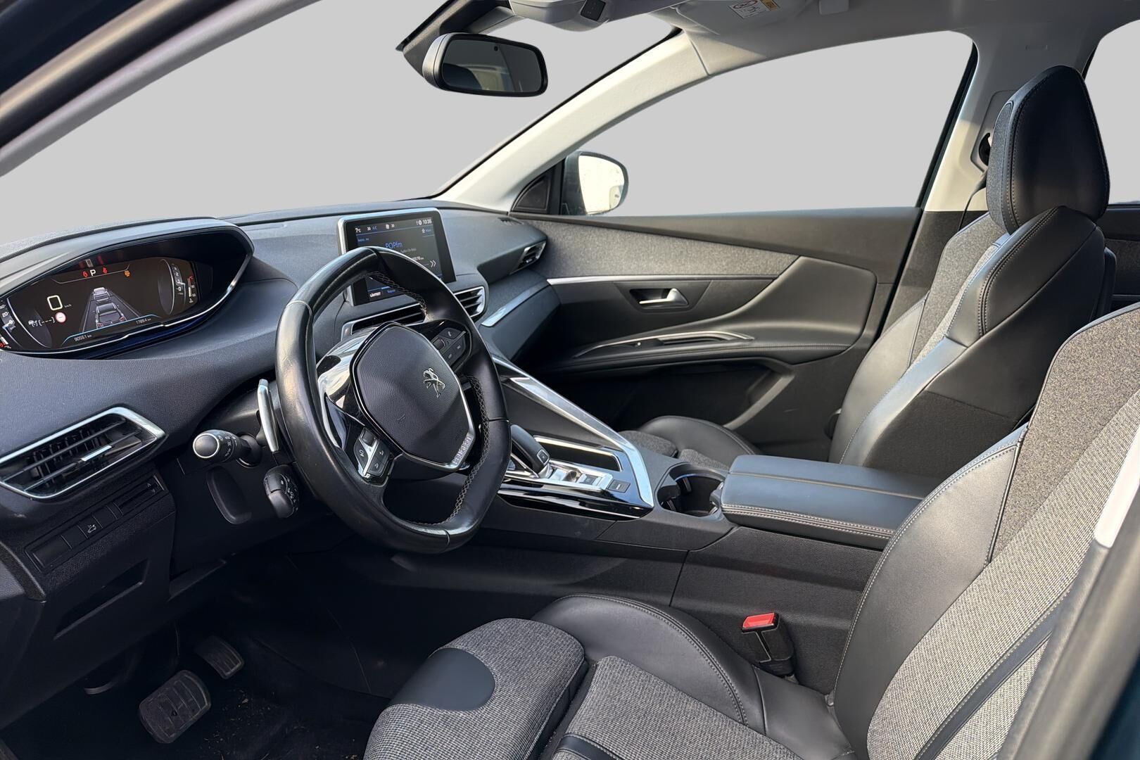 Peugeot 5008 iso kuva 6