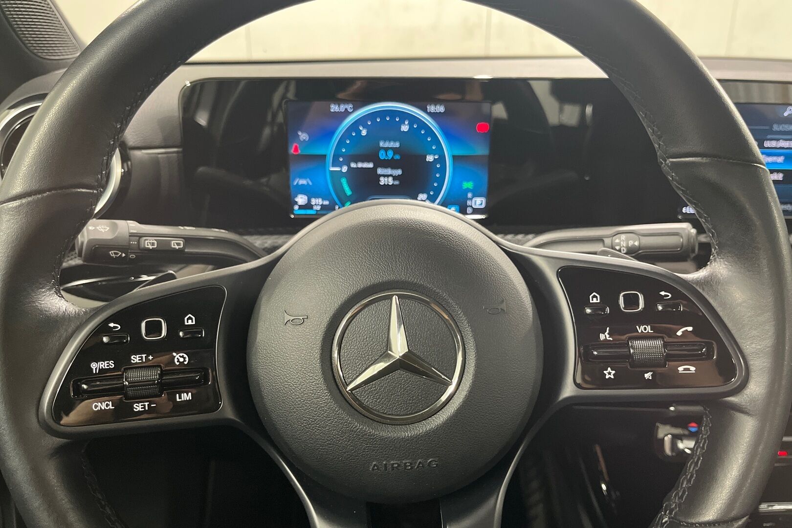 Mercedes-Benz A iso kuva 15
