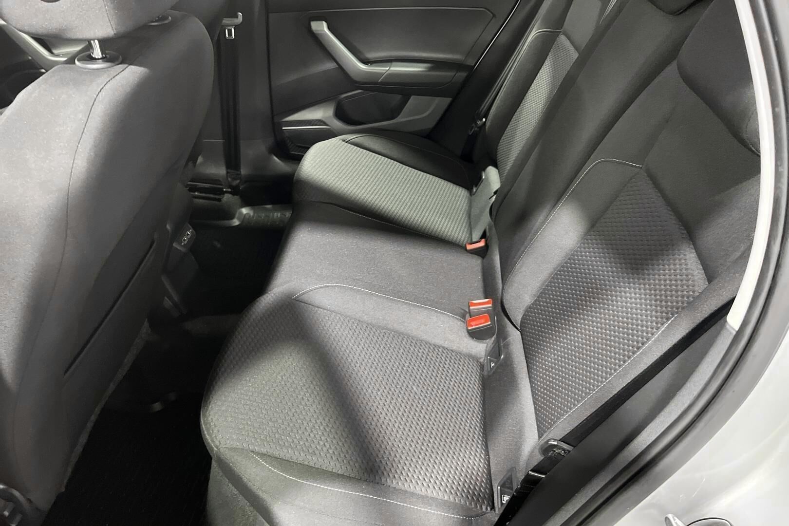 Volkswagen Polo iso kuva 10
