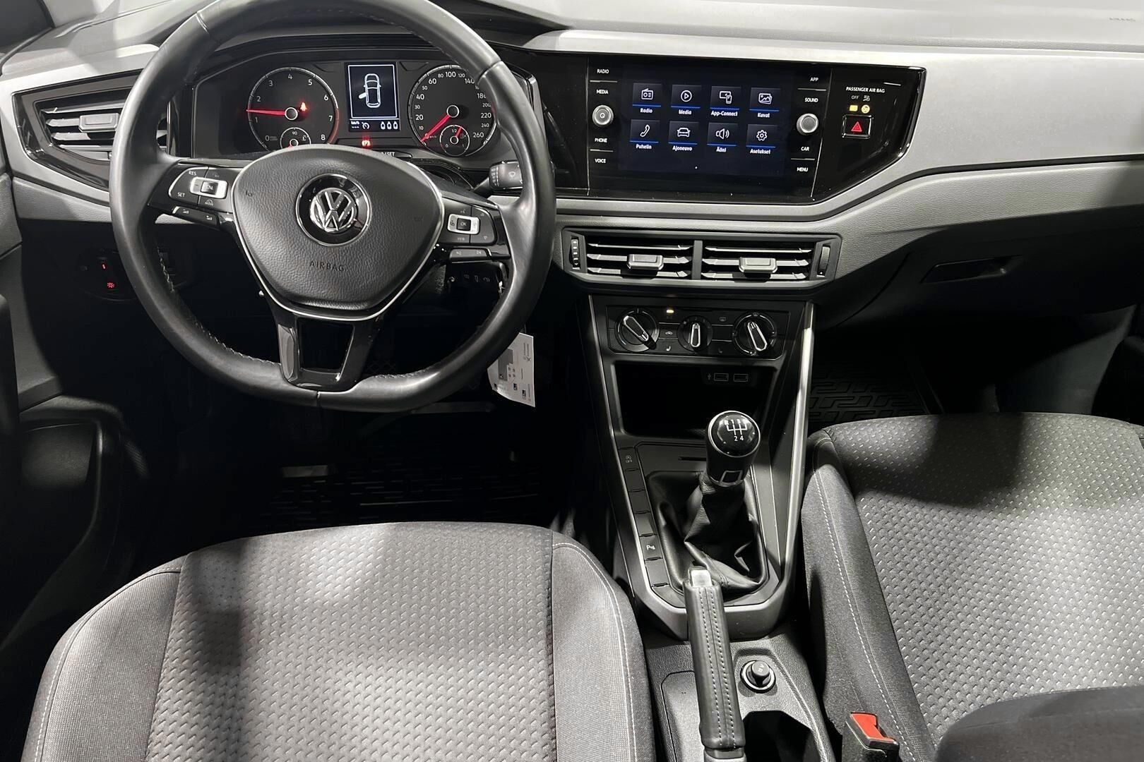 Volkswagen Polo iso kuva 11