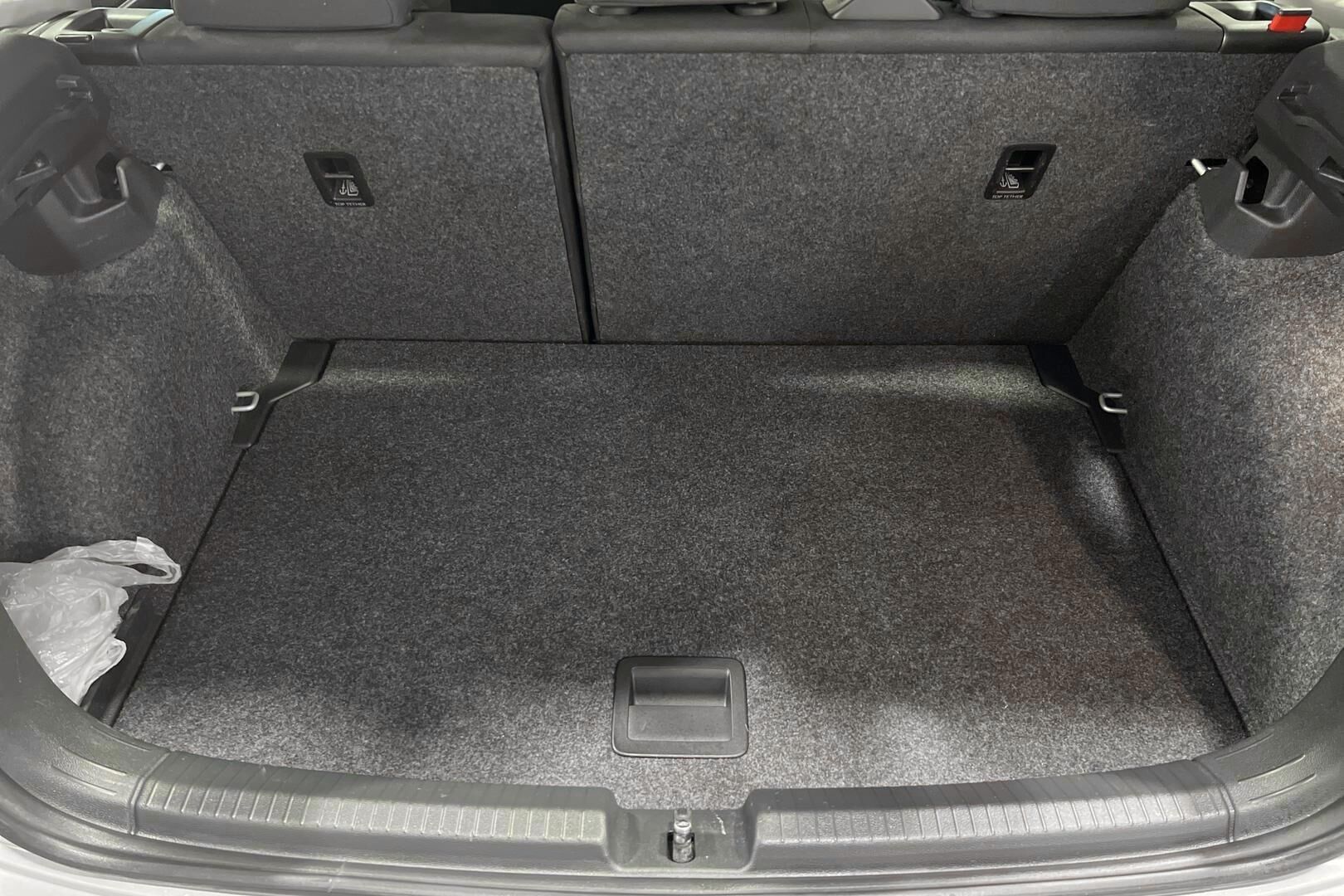 Volkswagen Polo iso kuva 12