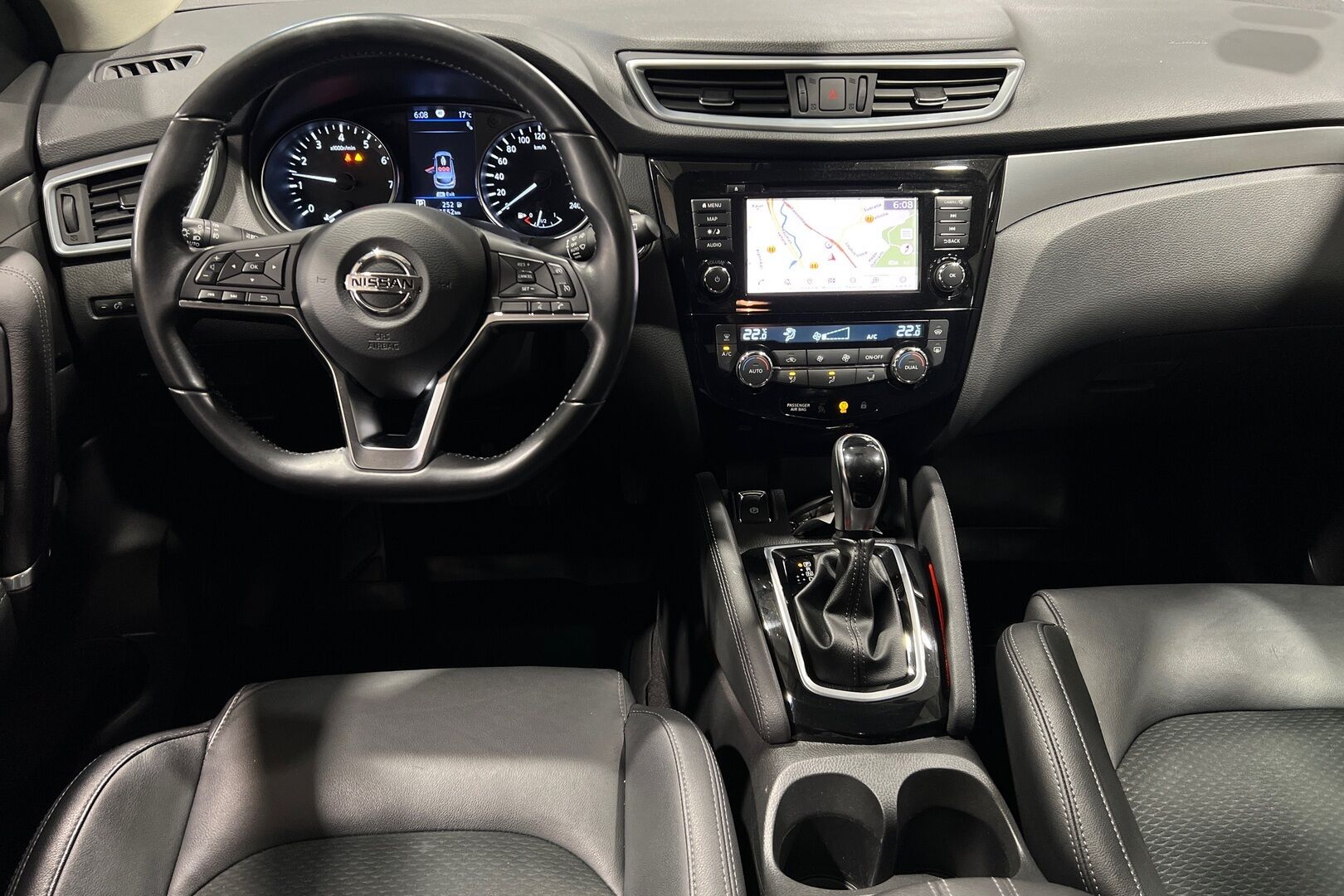 Nissan Qashqai iso kuva 7