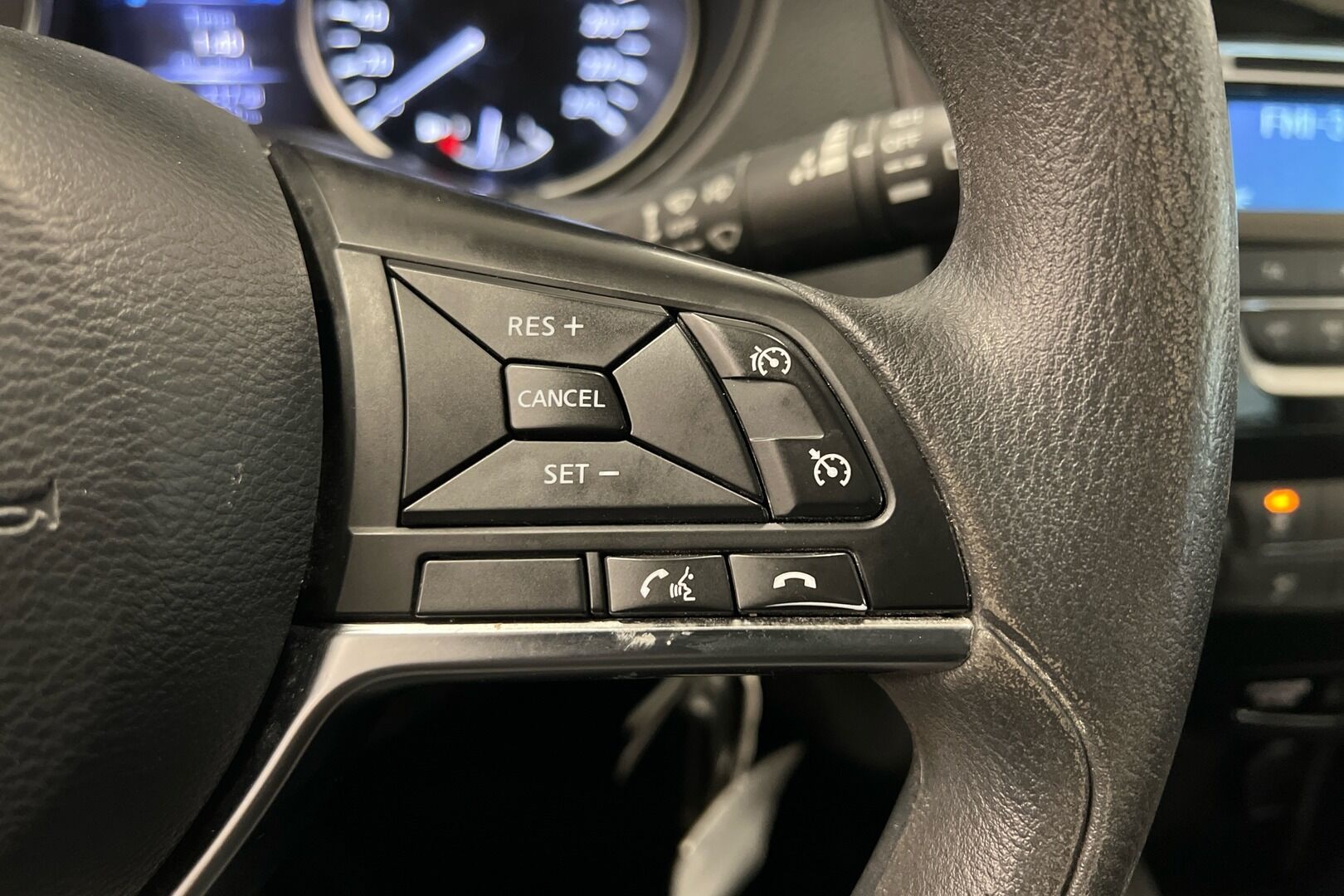 Nissan Qashqai iso kuva 11