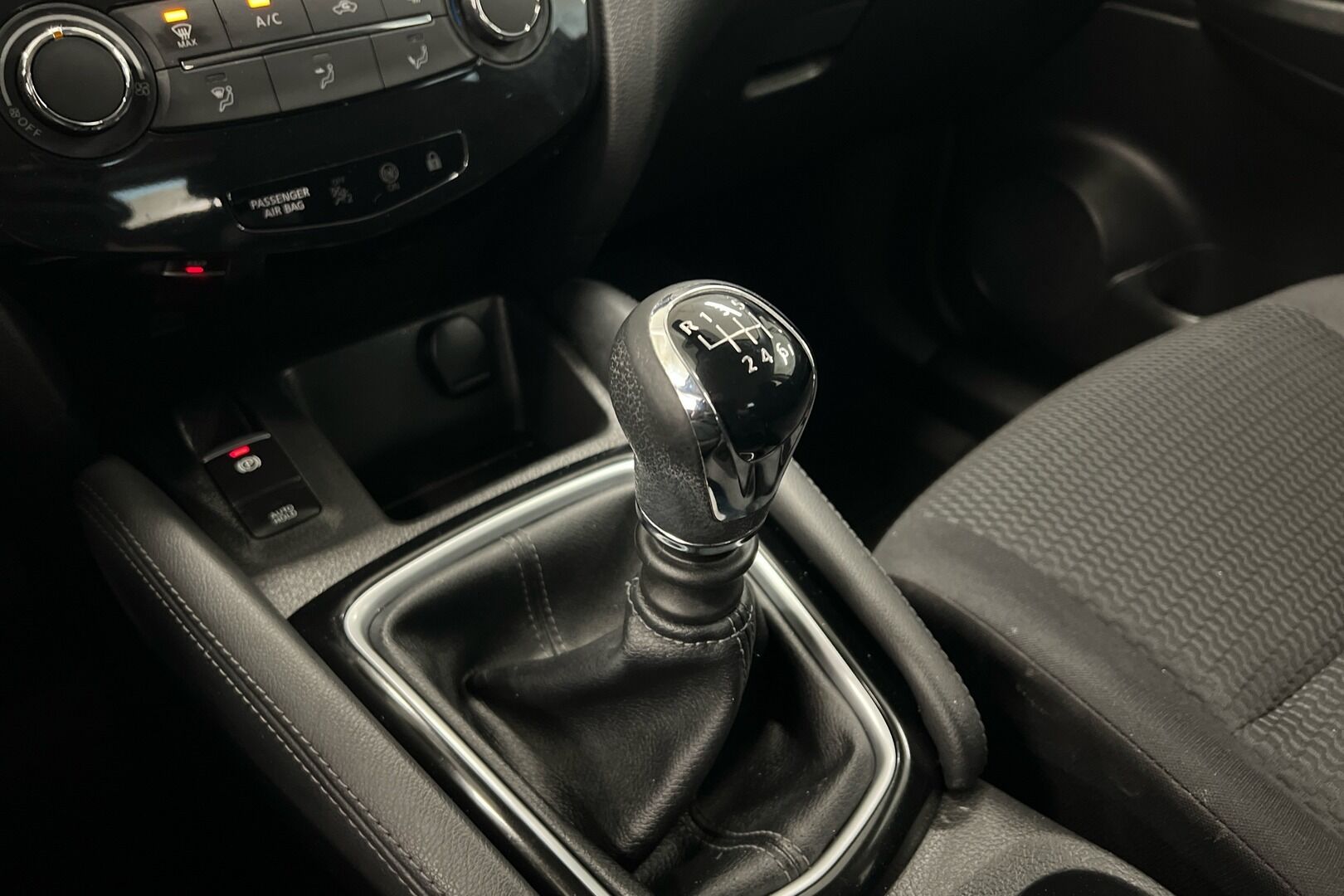Nissan Qashqai iso kuva 17