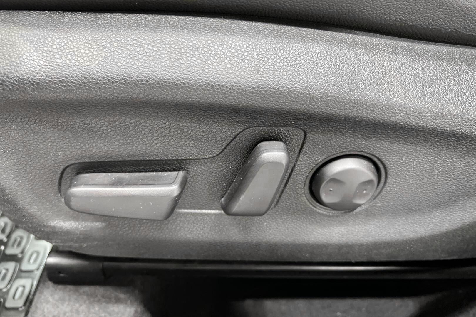 Kia Niro iso kuva 28