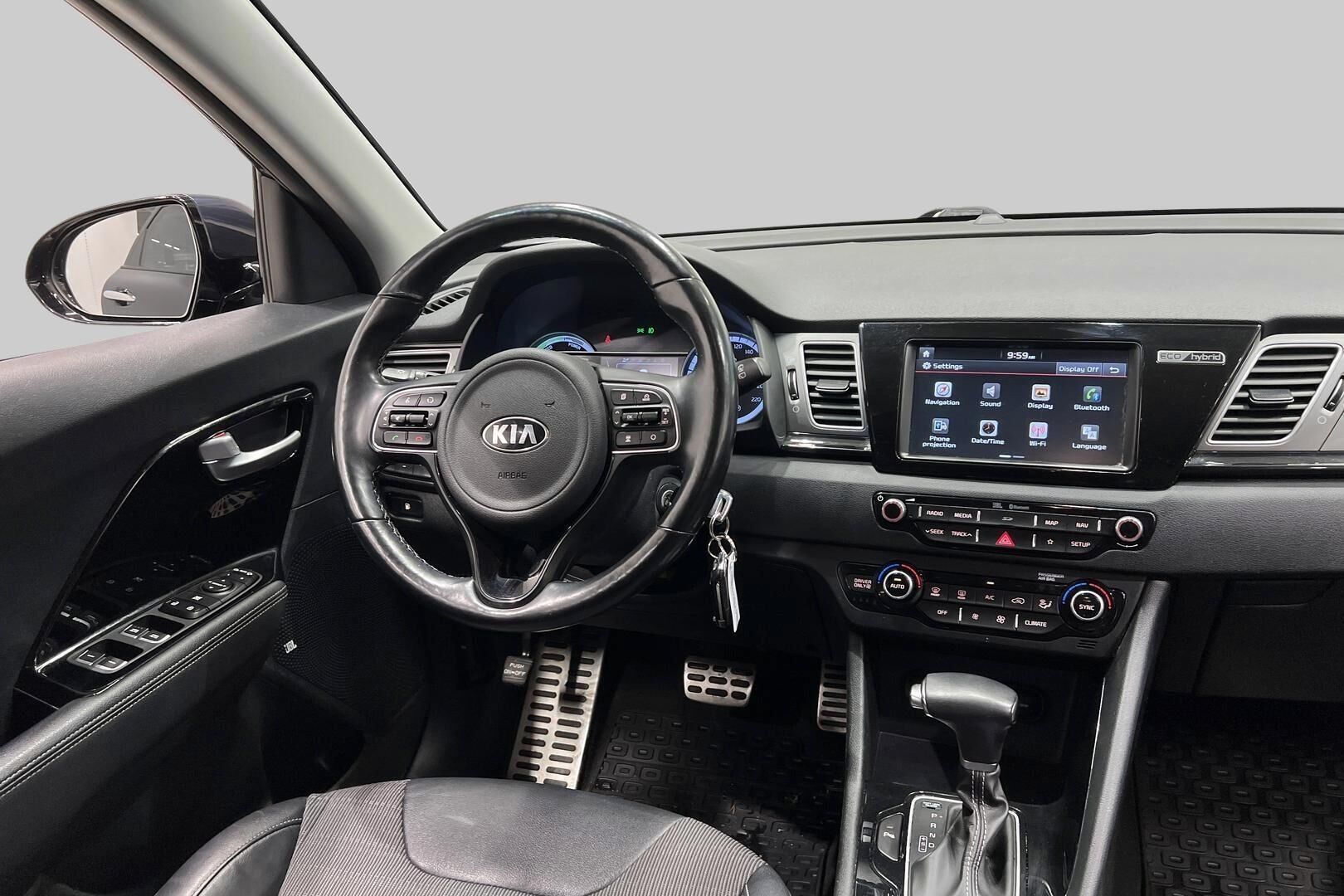 Kia Niro iso kuva 30