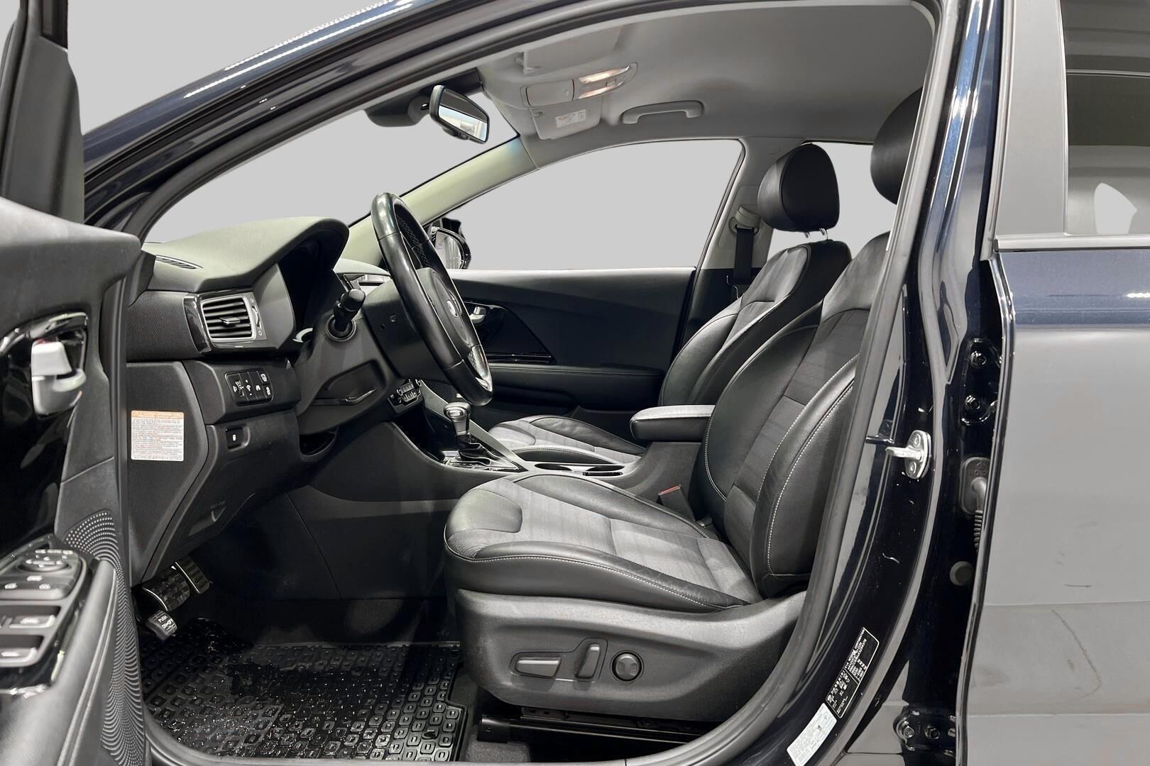 Kia Niro iso kuva 9