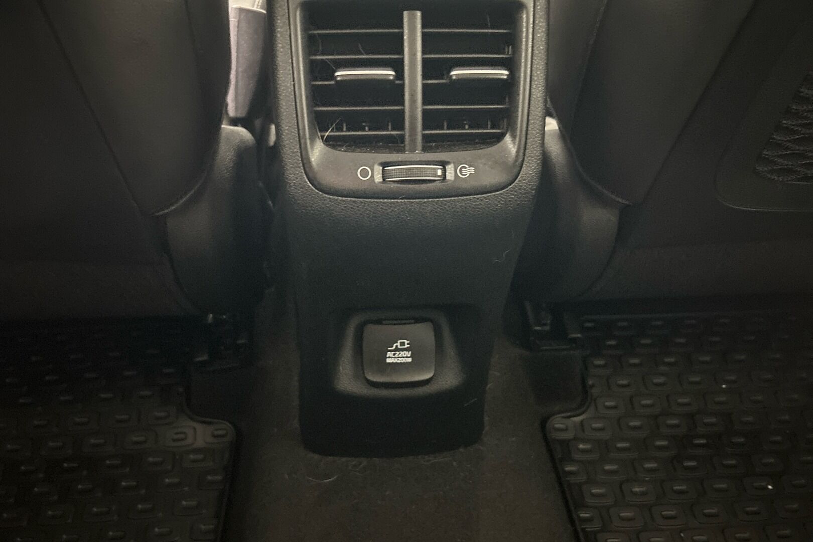 Kia Niro iso kuva 10