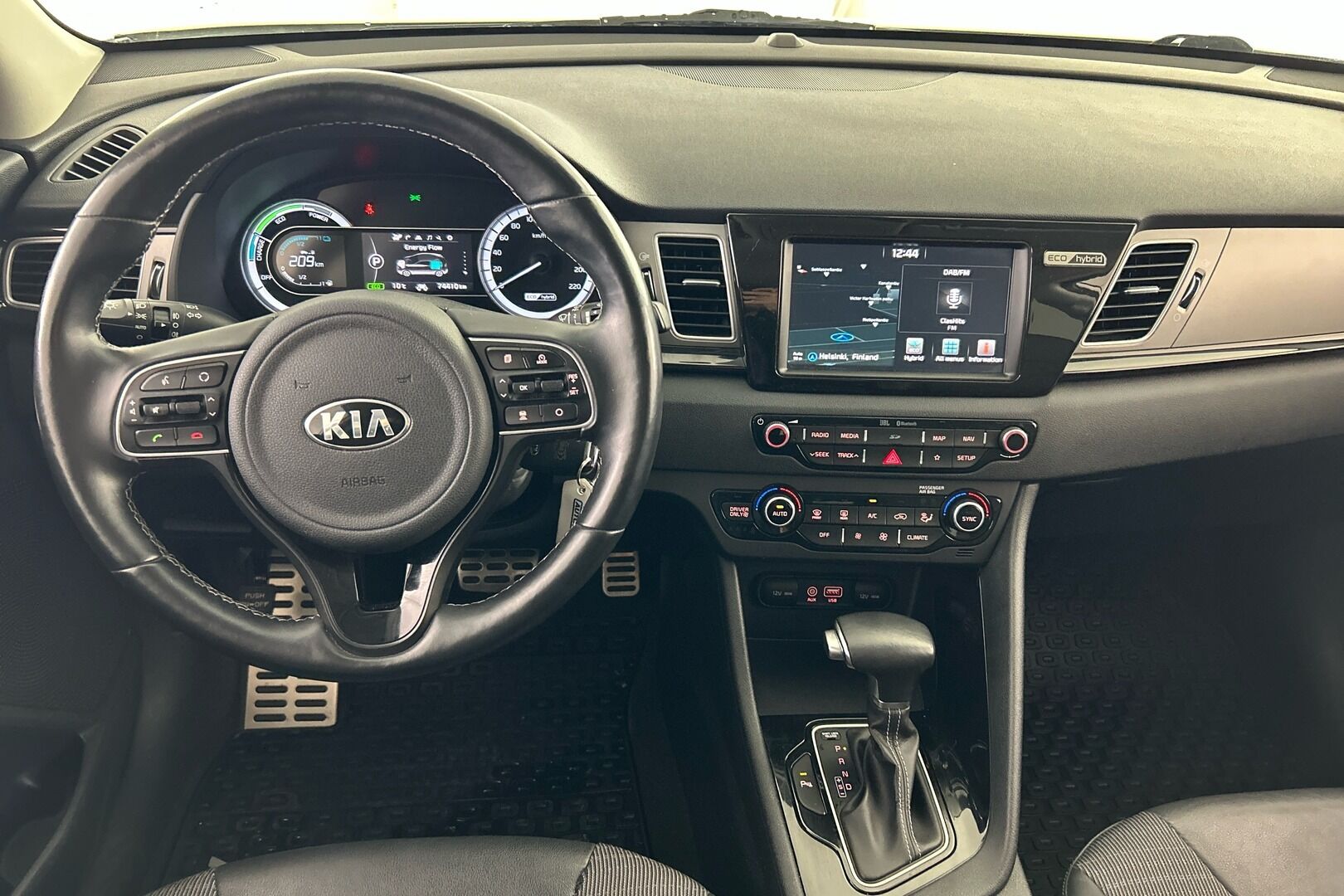 Kia Niro iso kuva 12