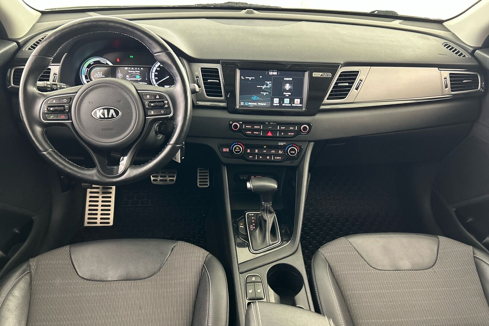 Kia Niro iso kuva 14