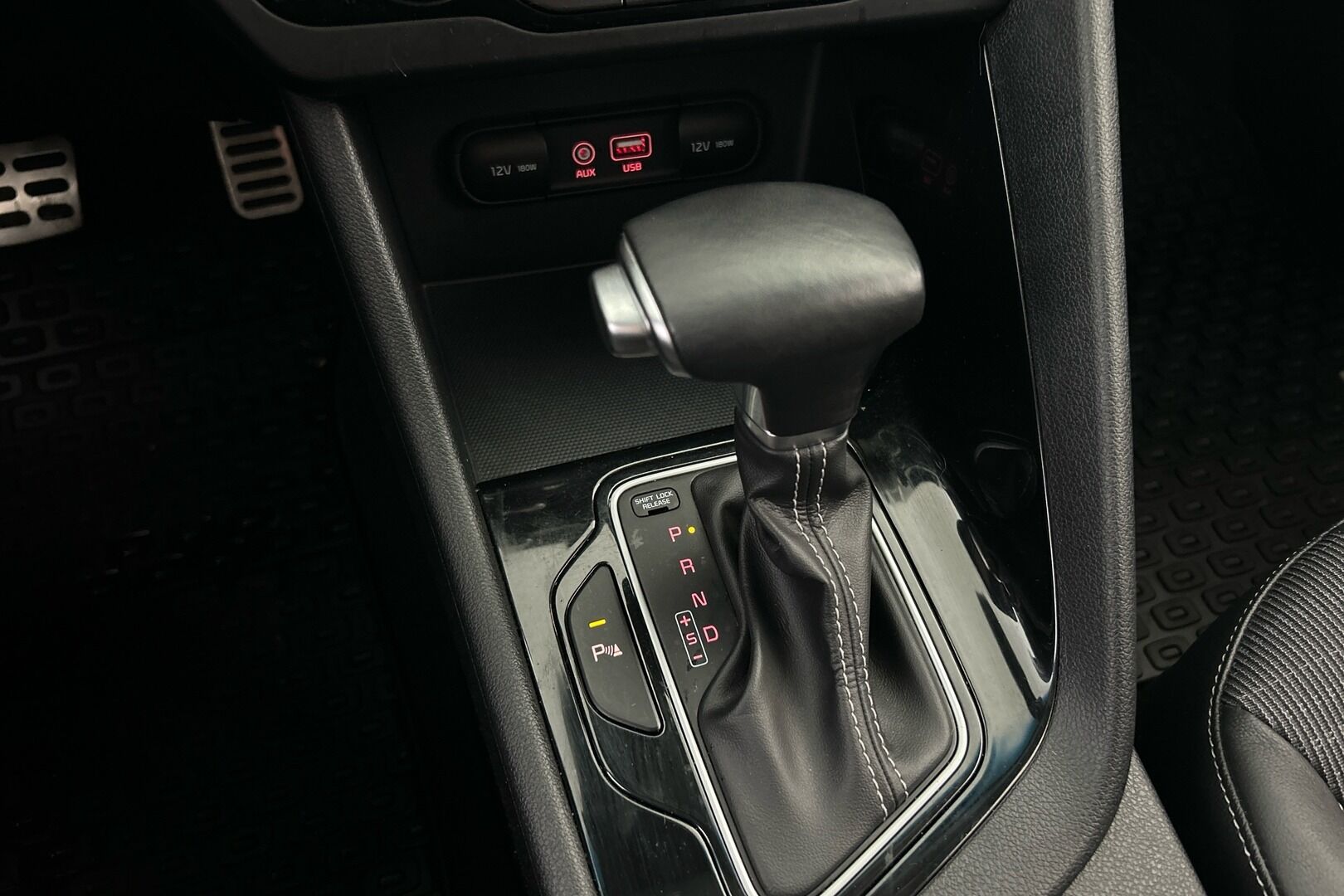 Kia Niro iso kuva 20