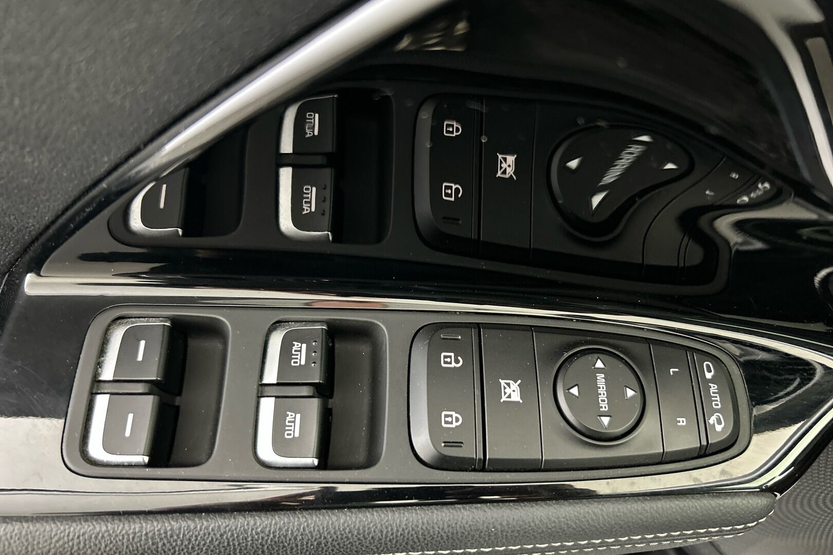 Kia Niro iso kuva 23