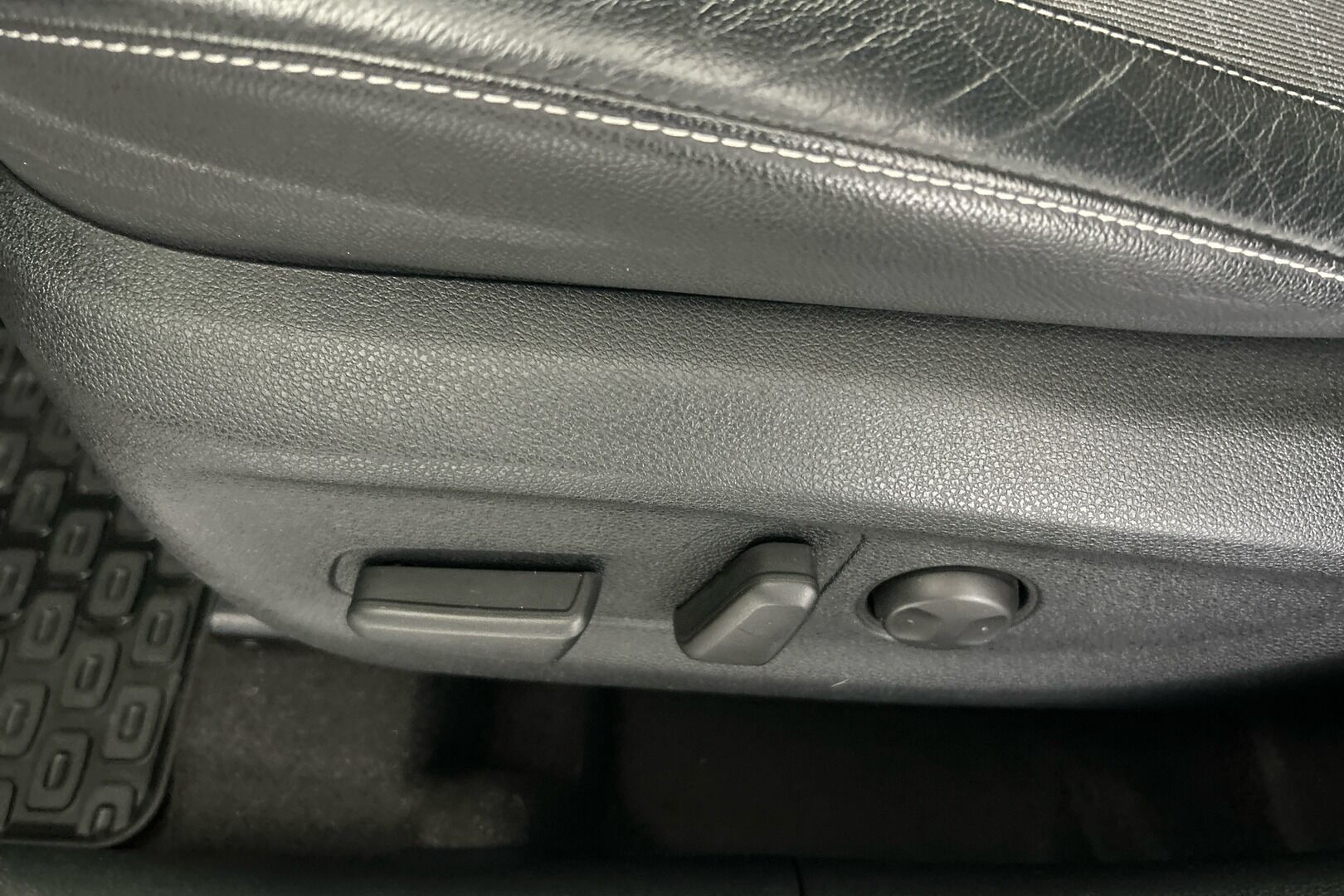 Kia Niro iso kuva 25