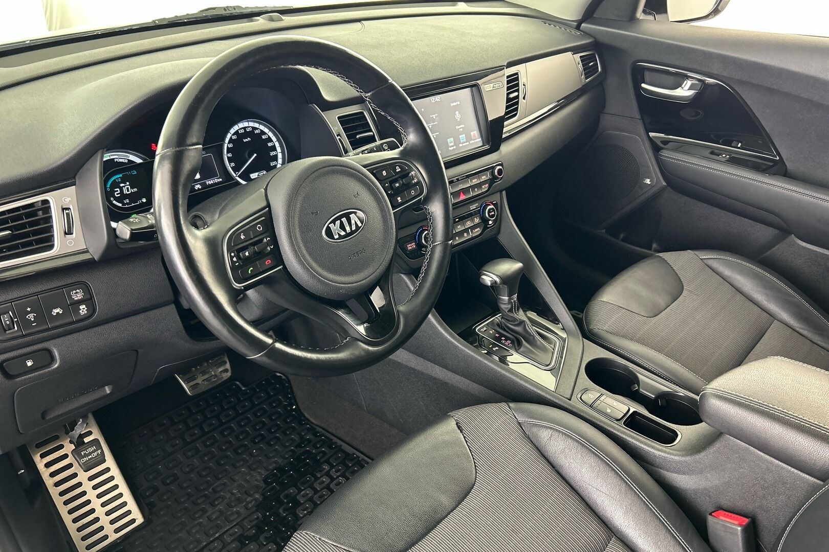 Kia Niro iso kuva 7