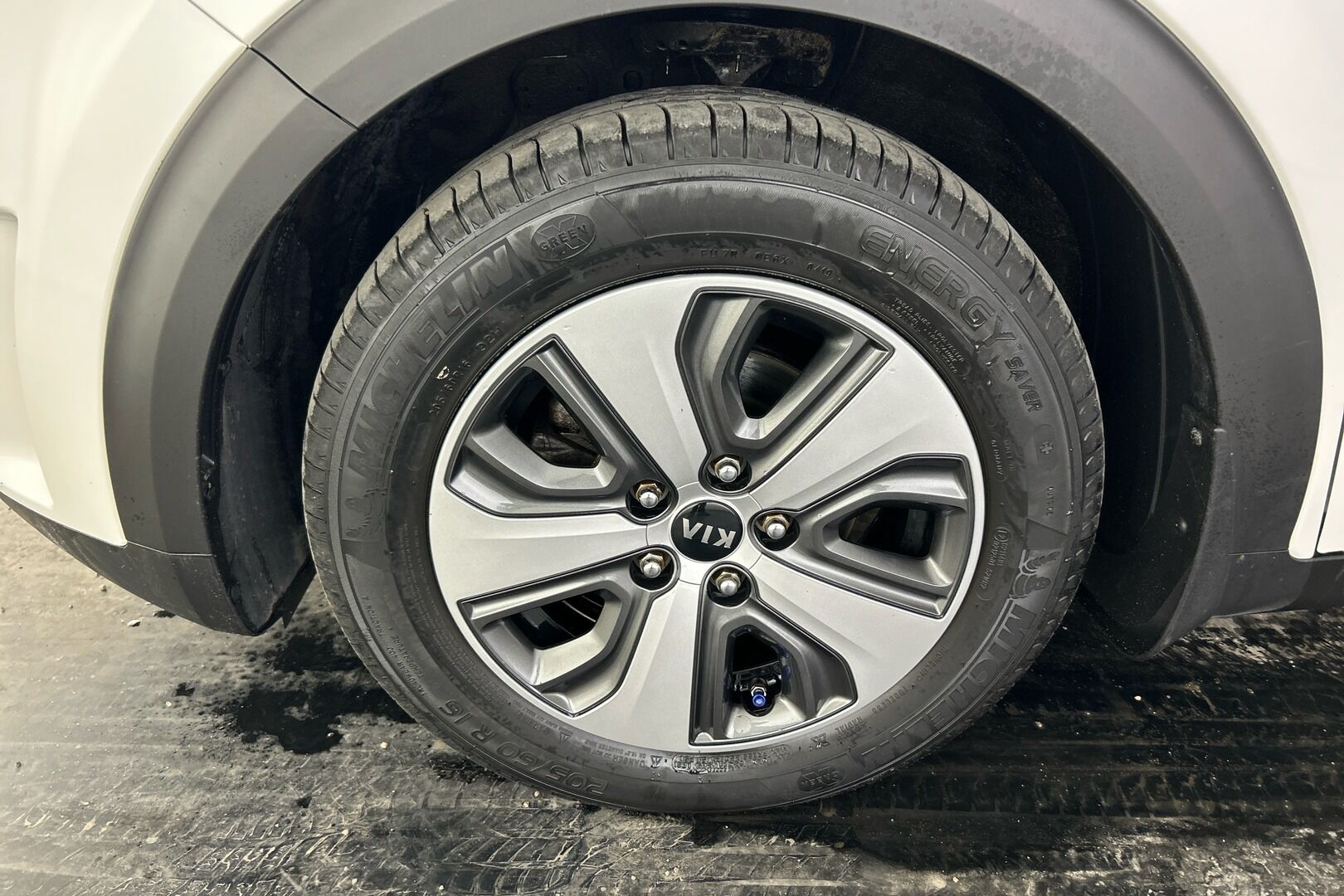 Kia Niro iso kuva 9