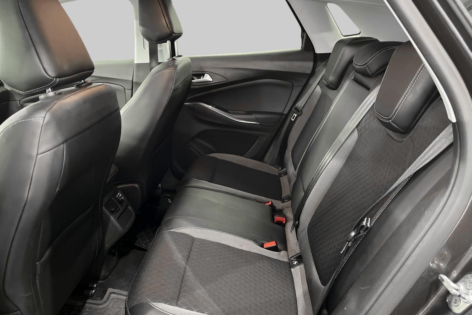 Opel Grandland X iso kuva 8