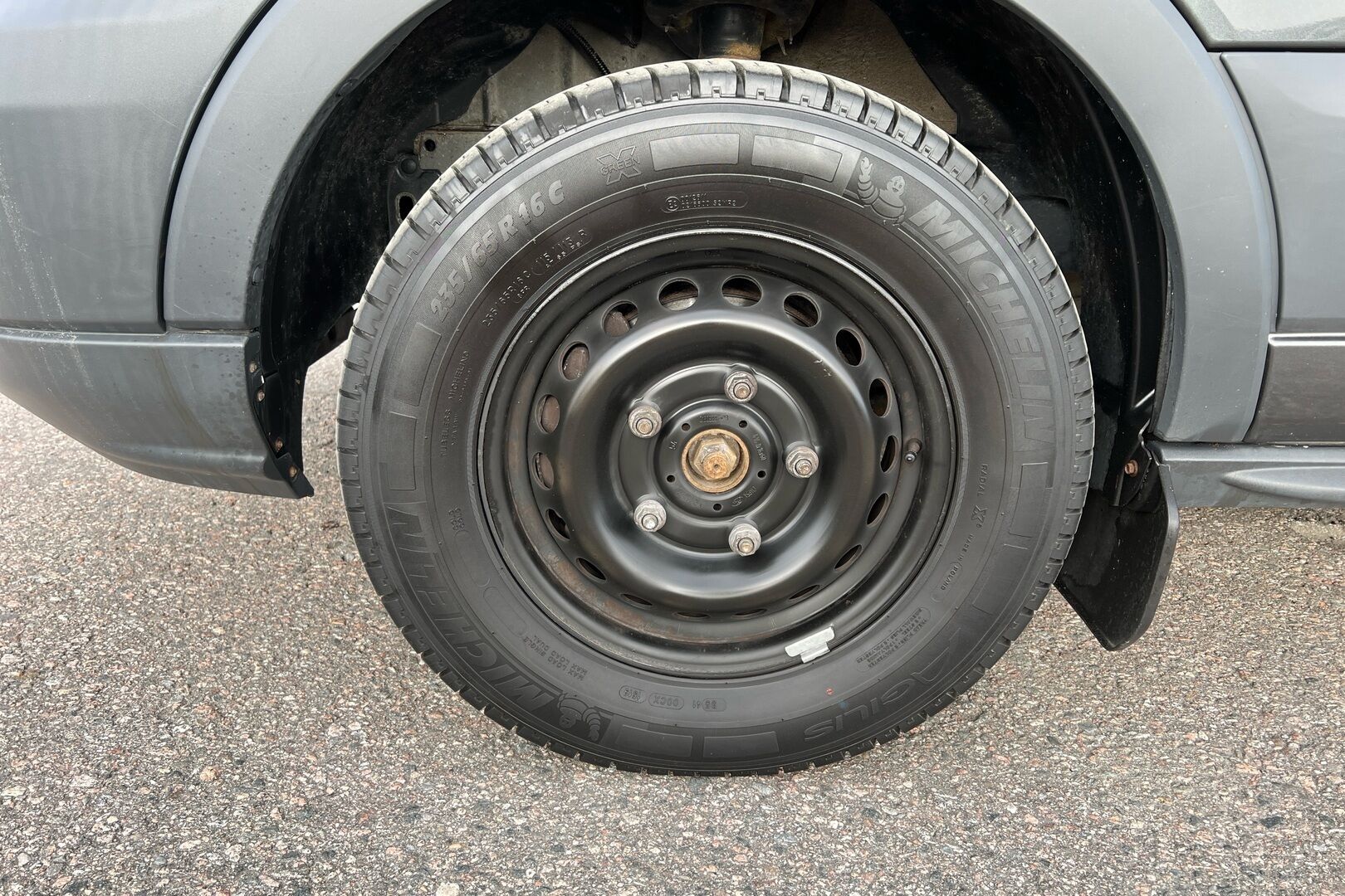 Ford Transit iso kuva 10