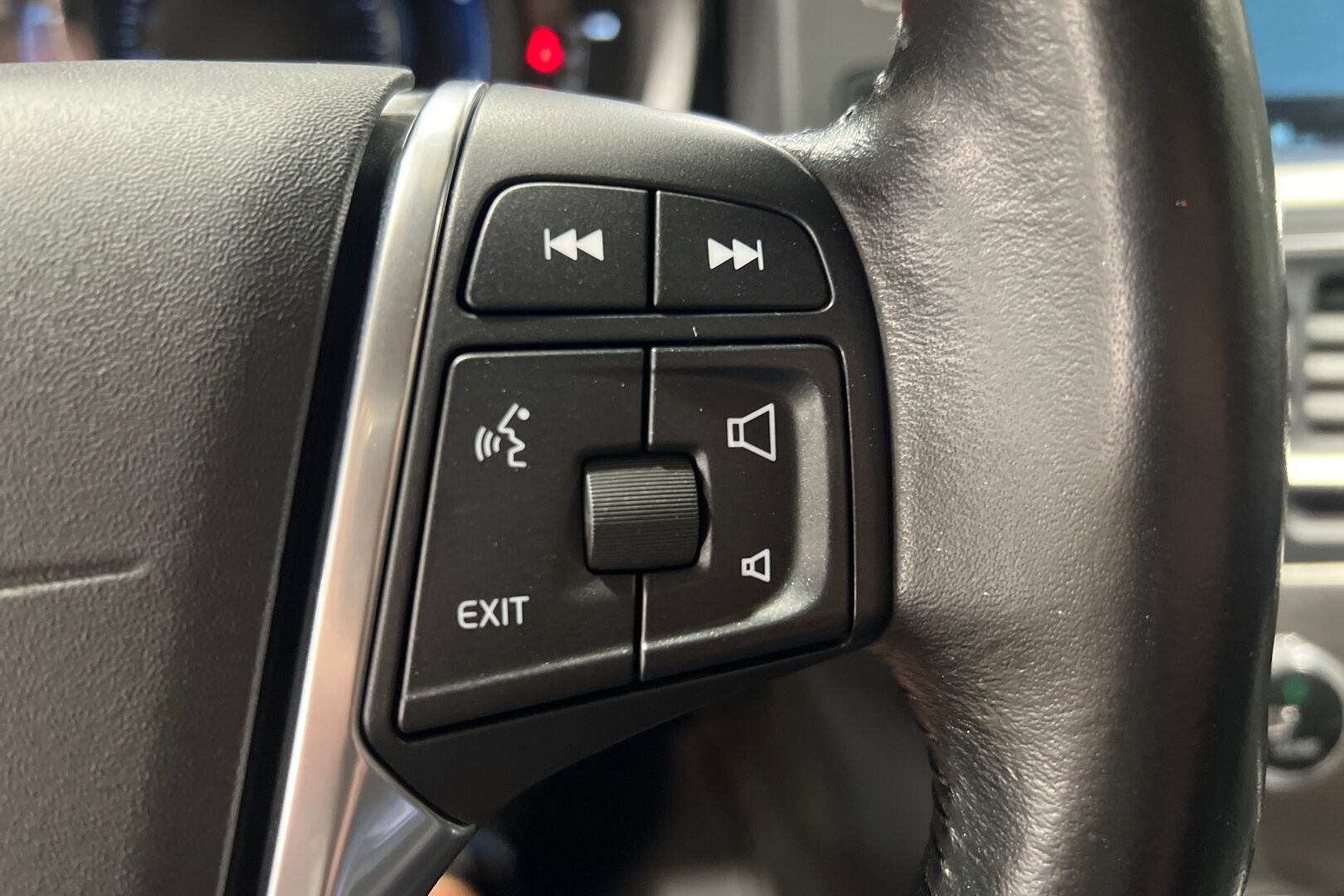 Volvo V60 iso kuva 16