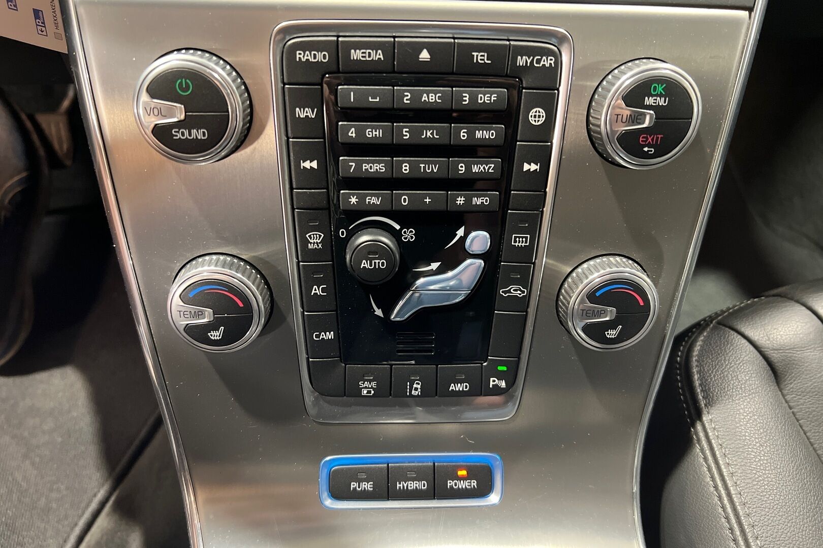 Volvo V60 iso kuva 17