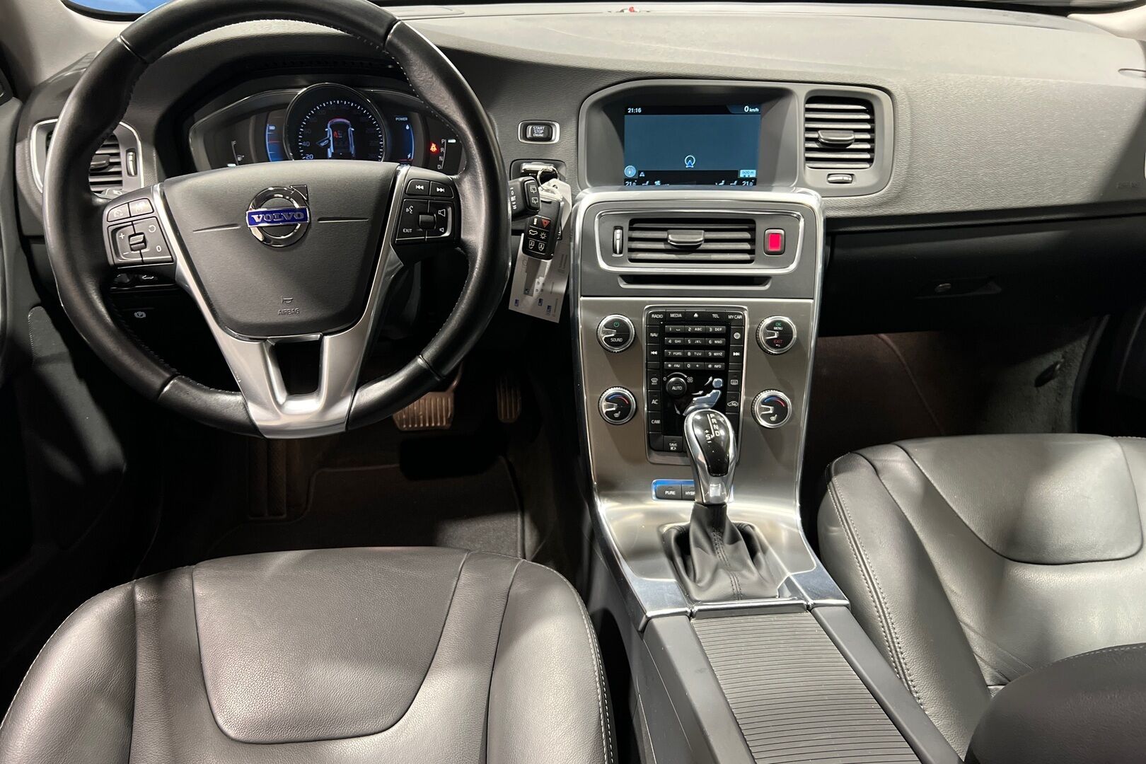 Volvo V60 iso kuva 8