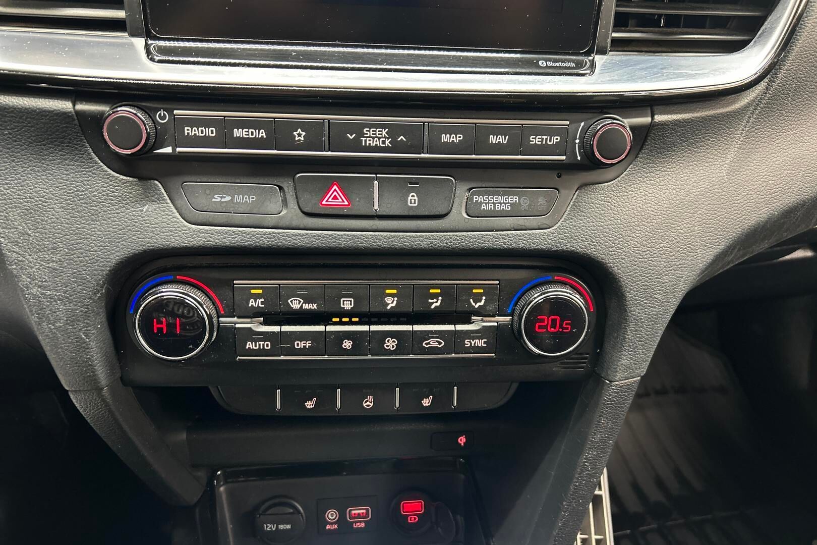 Kia Ceed iso kuva 19