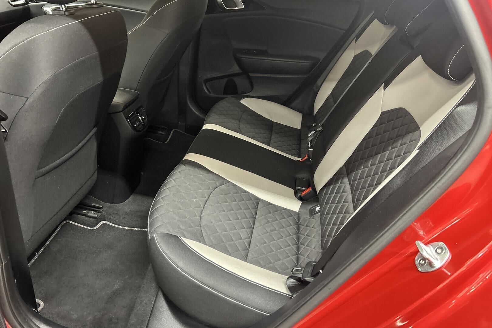 Kia ProCeed iso kuva 10