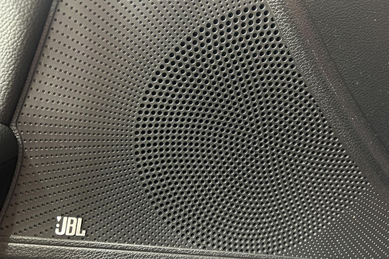 Kia ProCeed iso kuva 24