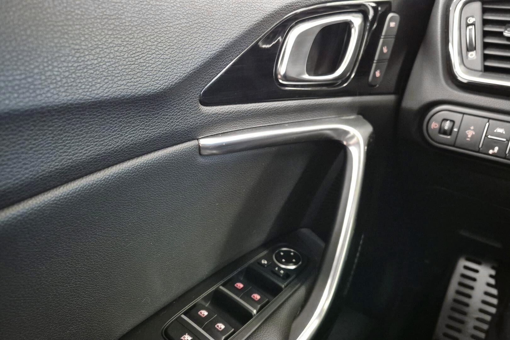 Kia ProCeed iso kuva 23