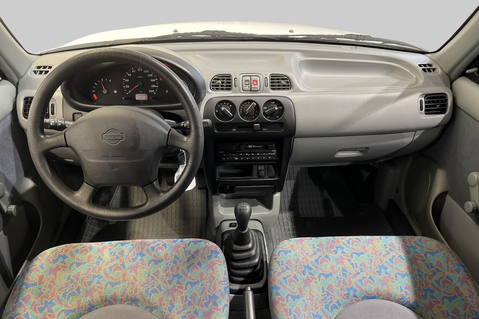 Nissan Micra iso kuva 10