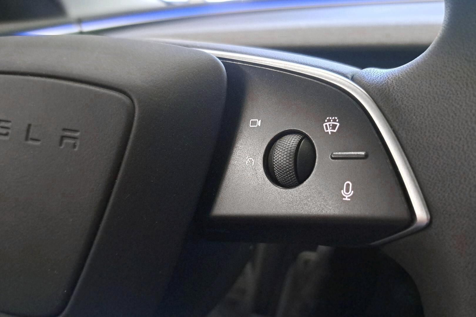 TESLA MODEL 3 iso kuva 6