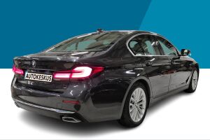 BMW 5-SARJA esikatselu 8