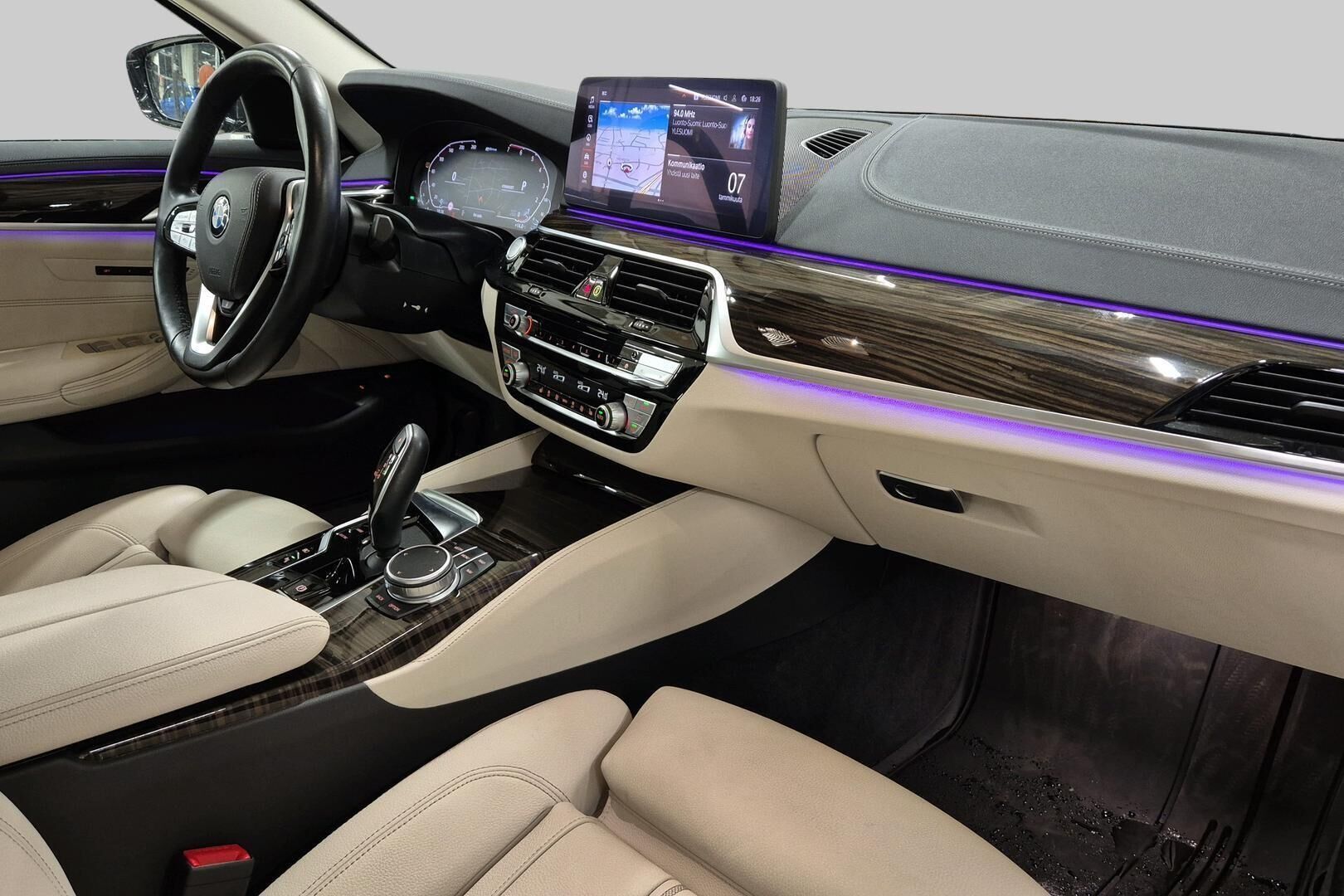 BMW 5-SARJA iso kuva 9