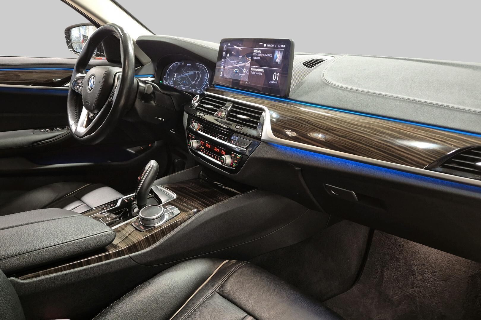 BMW 5-SARJA iso kuva 5