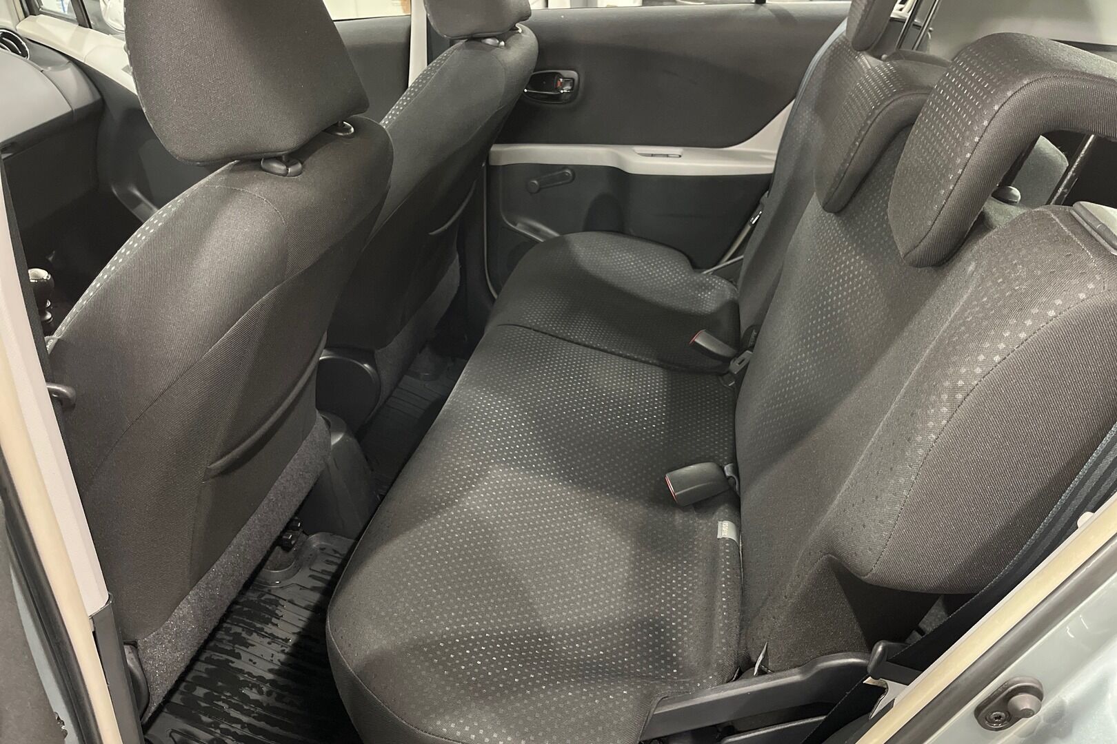 Toyota Yaris iso kuva 8