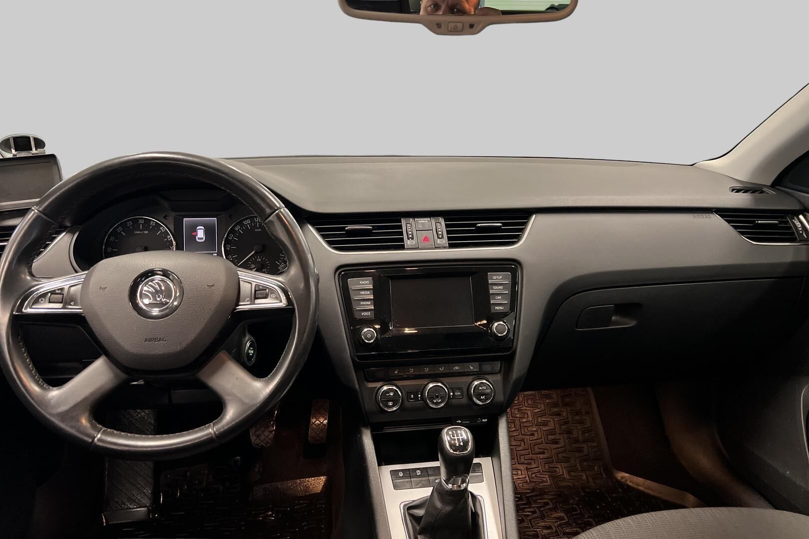 Skoda Octavia iso kuva 10